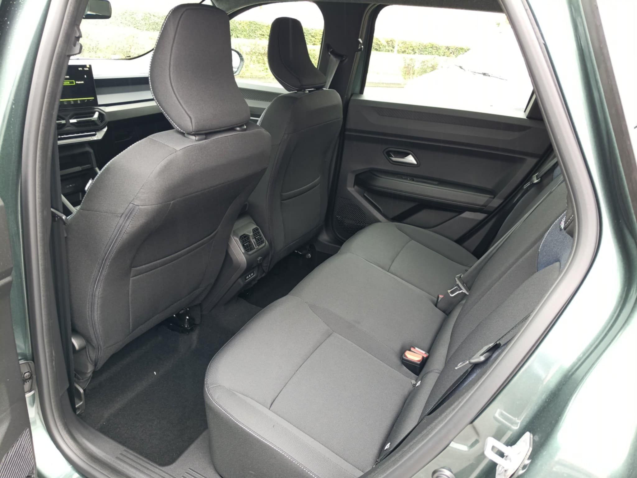 Dacia Bigster, journey mild hybrid-G 140 - fotka 6