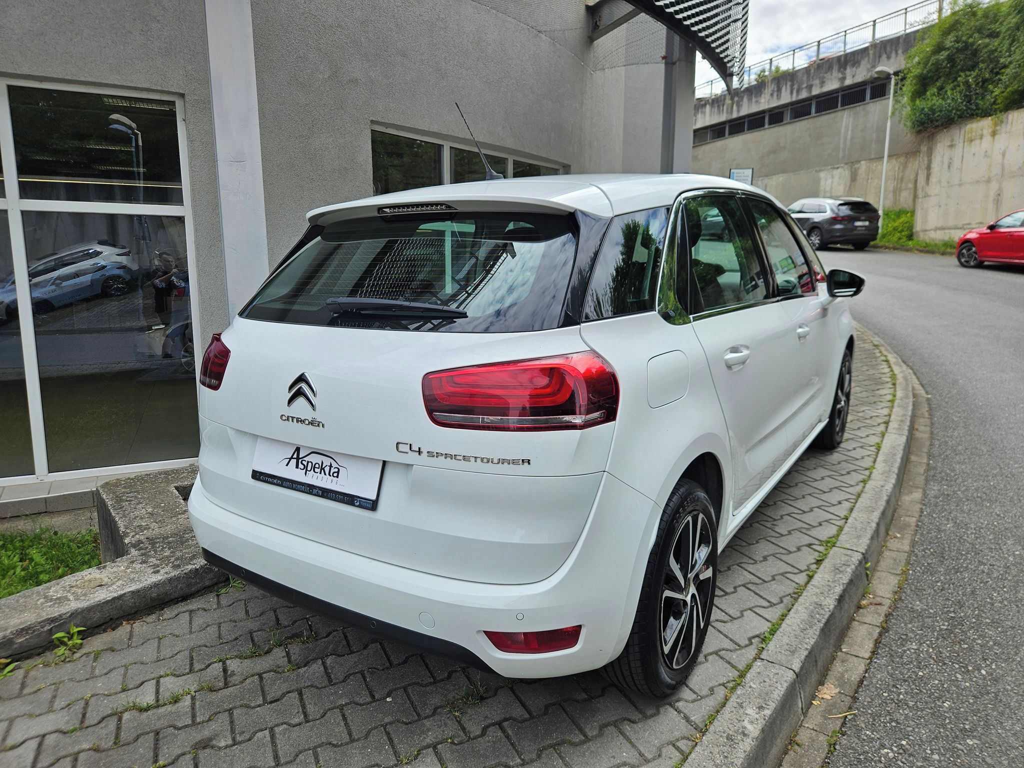 Citroën C4 SpaceTourer, 1.2i 96kW, 1.maj., klima, ČR - fotka 5