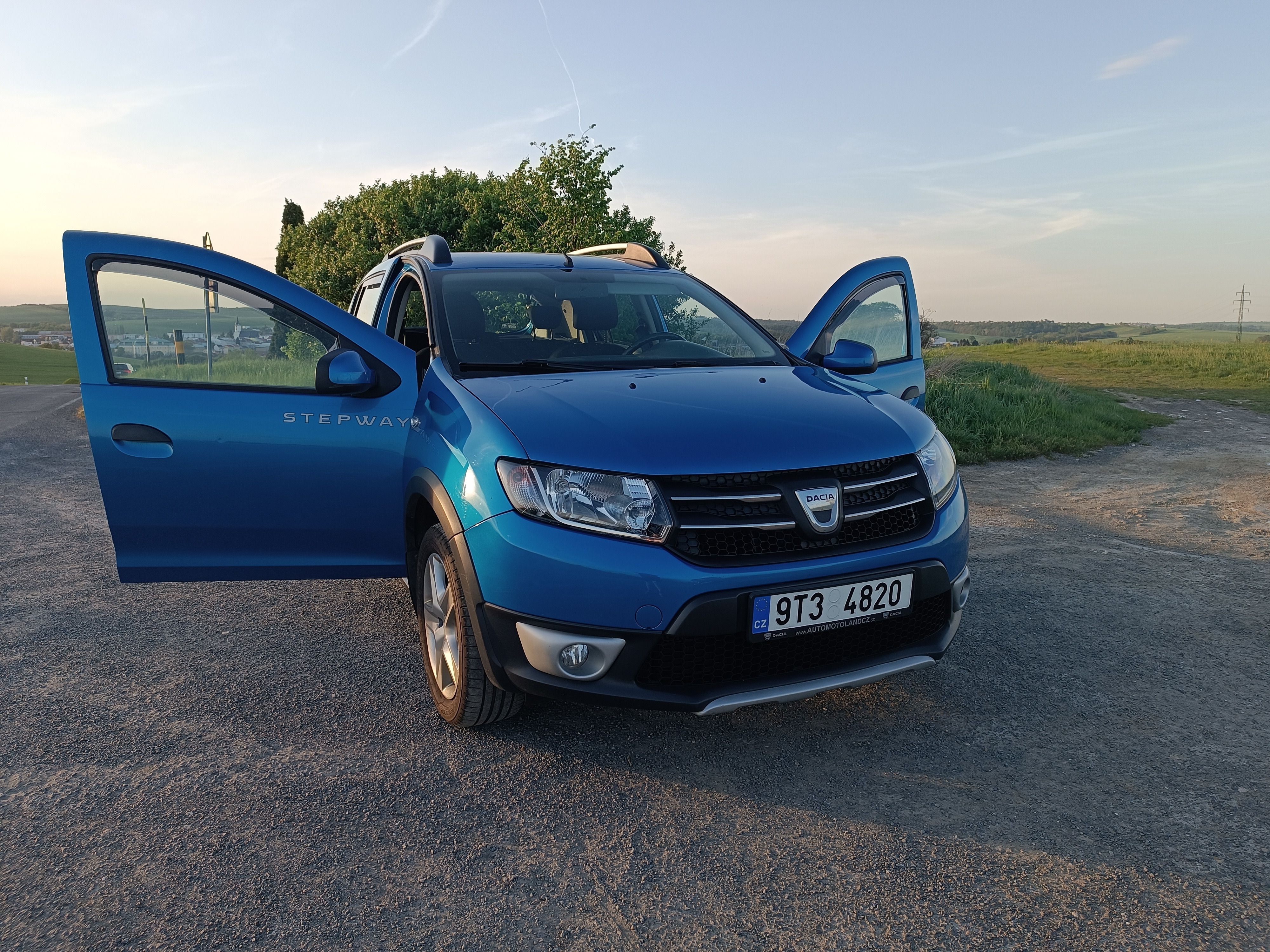 Dacia Sandero, Stepway 0,9 Tce, Nová STK - fotka 3