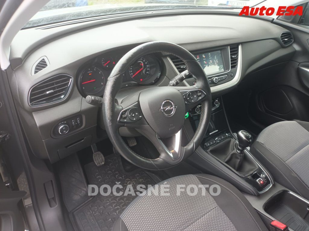 Opel Grandland X, 1.2 PT,ČR,autoAC - fotka 3