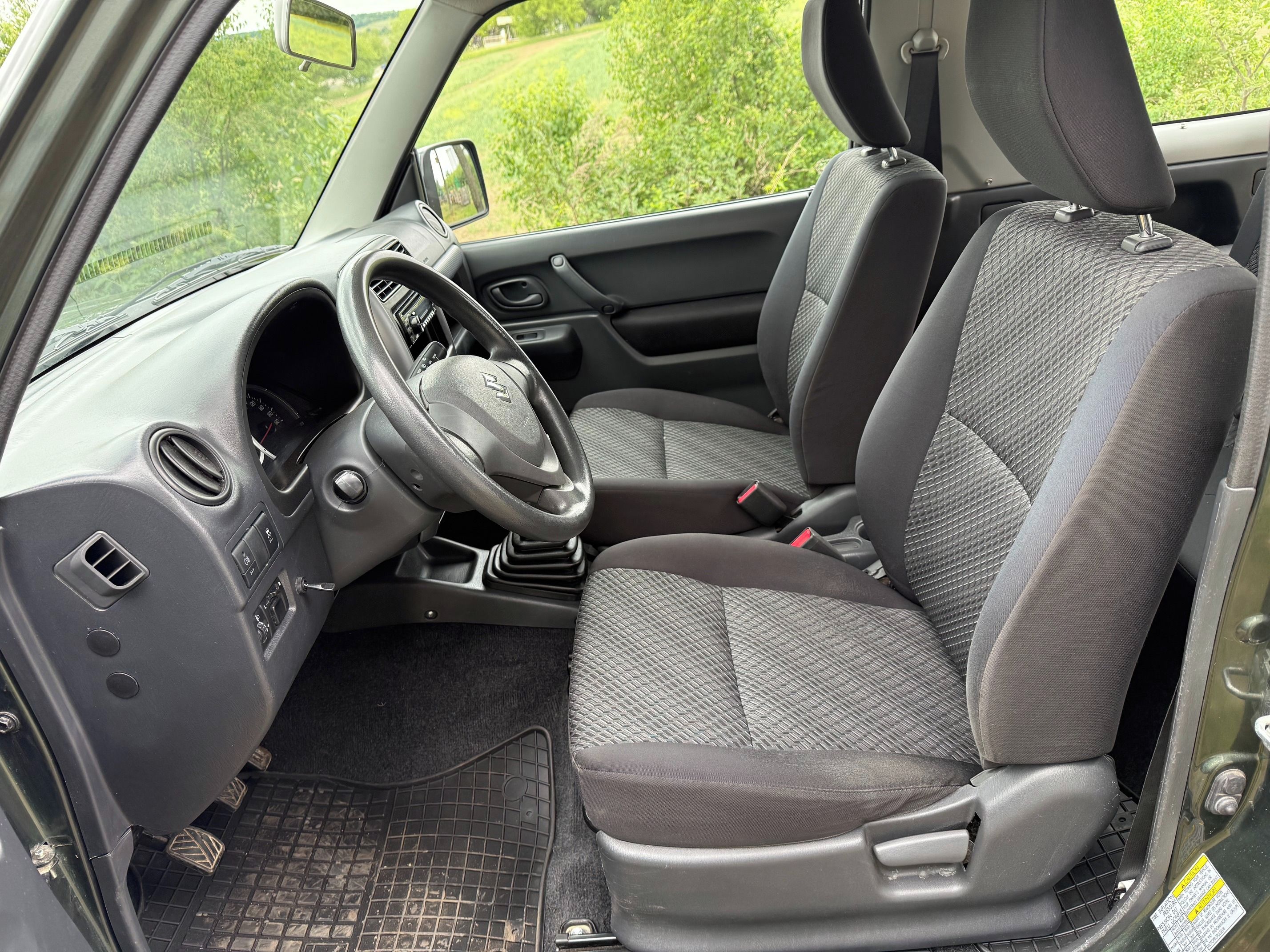 Suzuki Jimny, 1.3 VVT RANGER 4x4, ALU, TZ - fotka 6