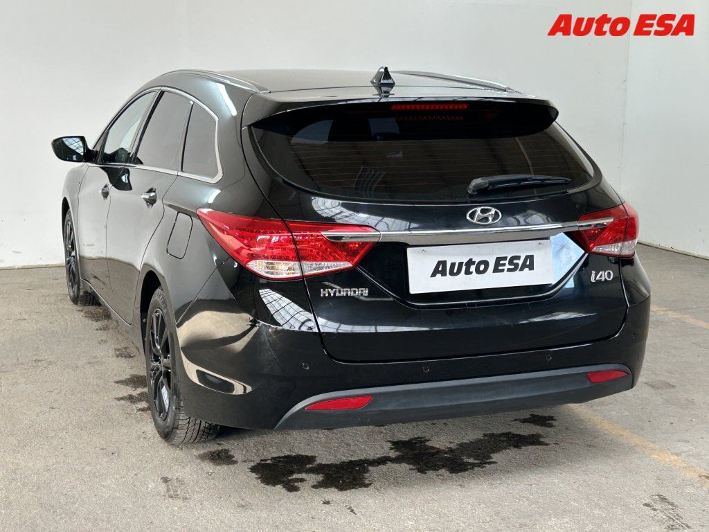 Hyundai i40, 1.6 GDI,AC,výhřev sed. - fotka 6