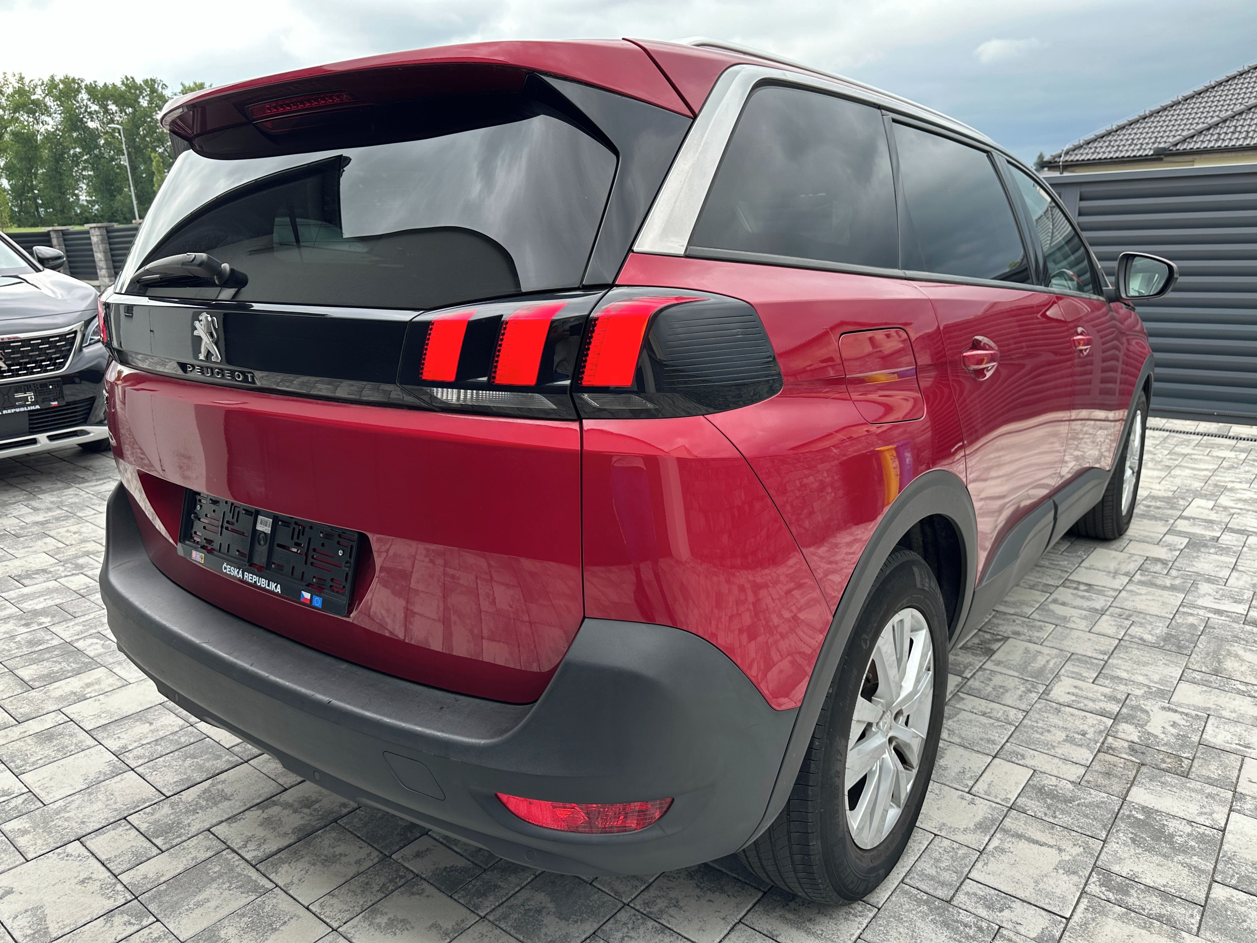 Peugeot 5008, 1,2 PureTech  7-MÍST,KAMERA - fotka 4