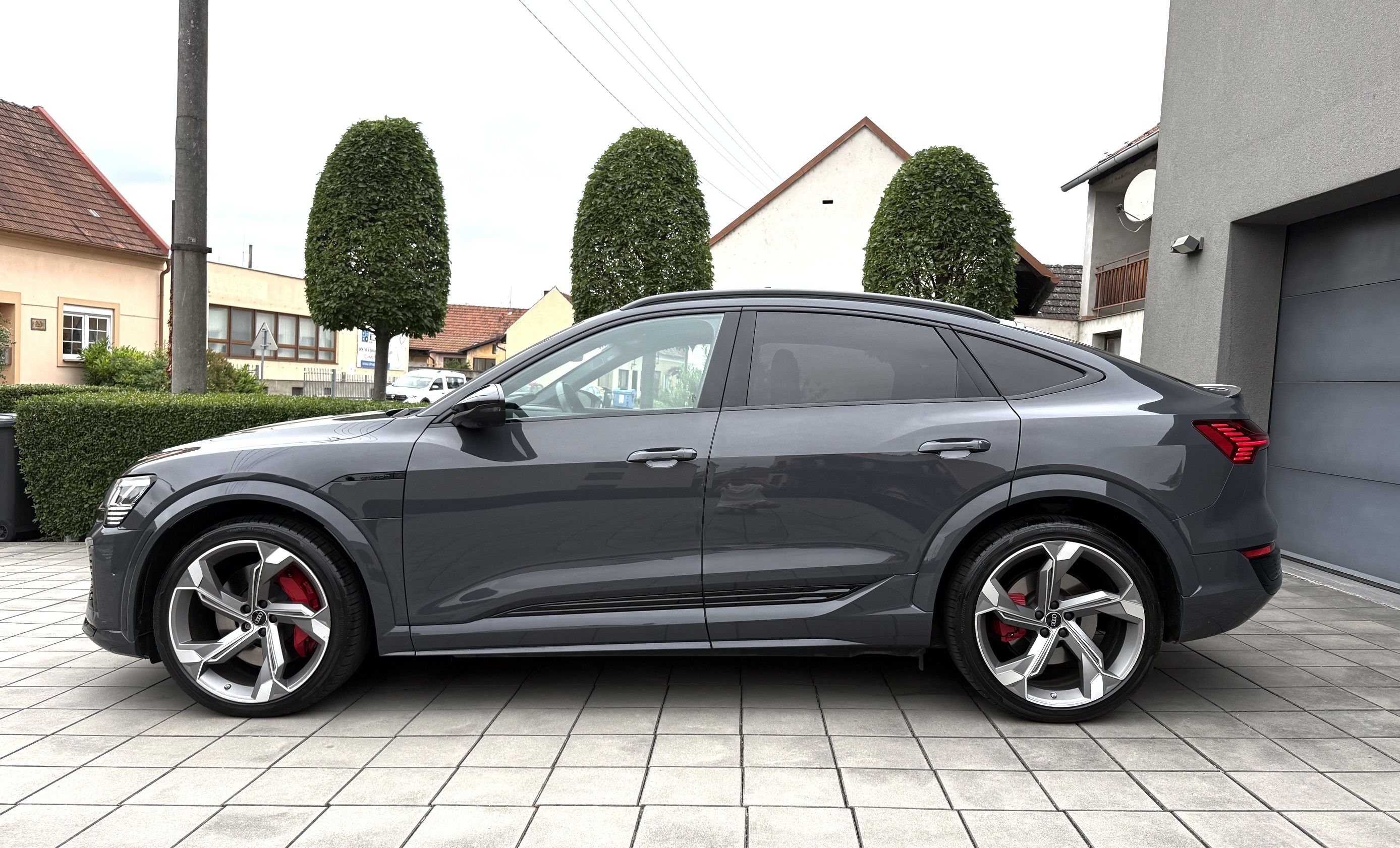 Audi SQ8, 370kw Sportback TOP STAV! - fotka 6