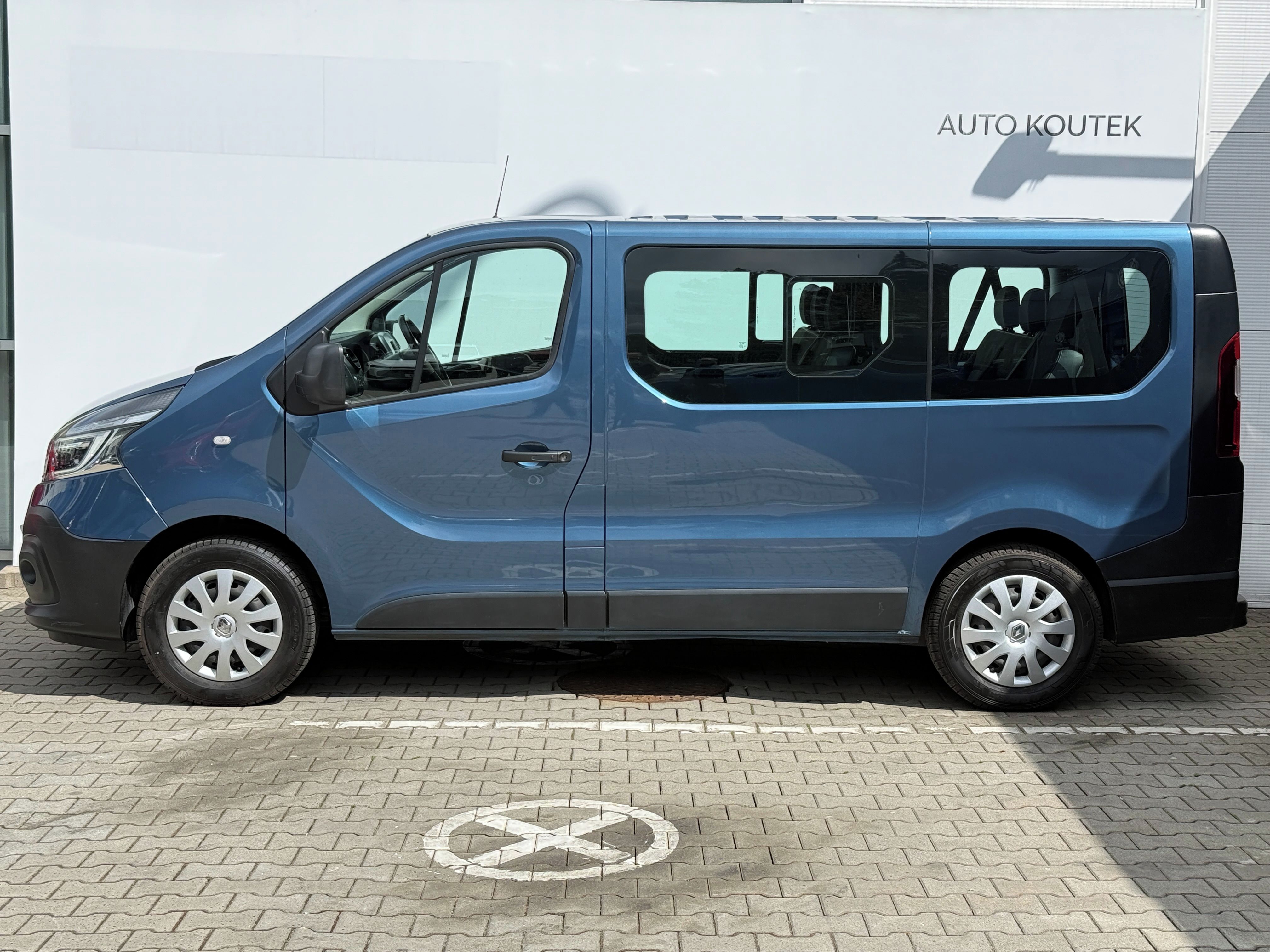 Renault Trafic, 2.0DCi 107kW 8Míst - fotka 3
