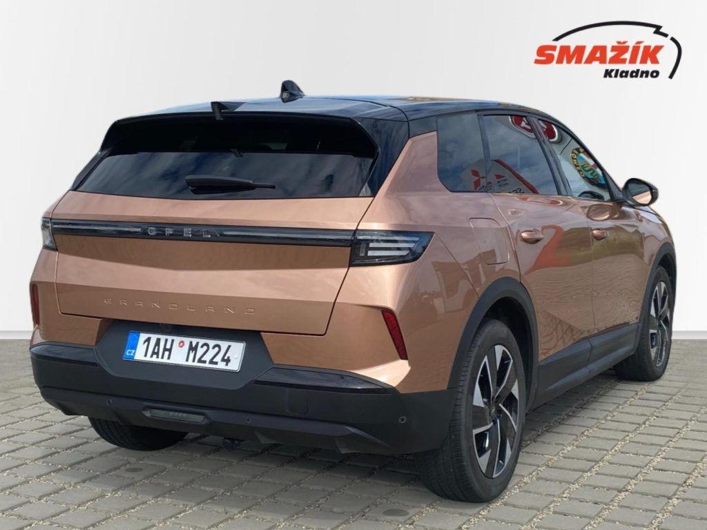 Opel Grandland, GS Hybrid 1,2 Turbo (100kW) - fotka 5