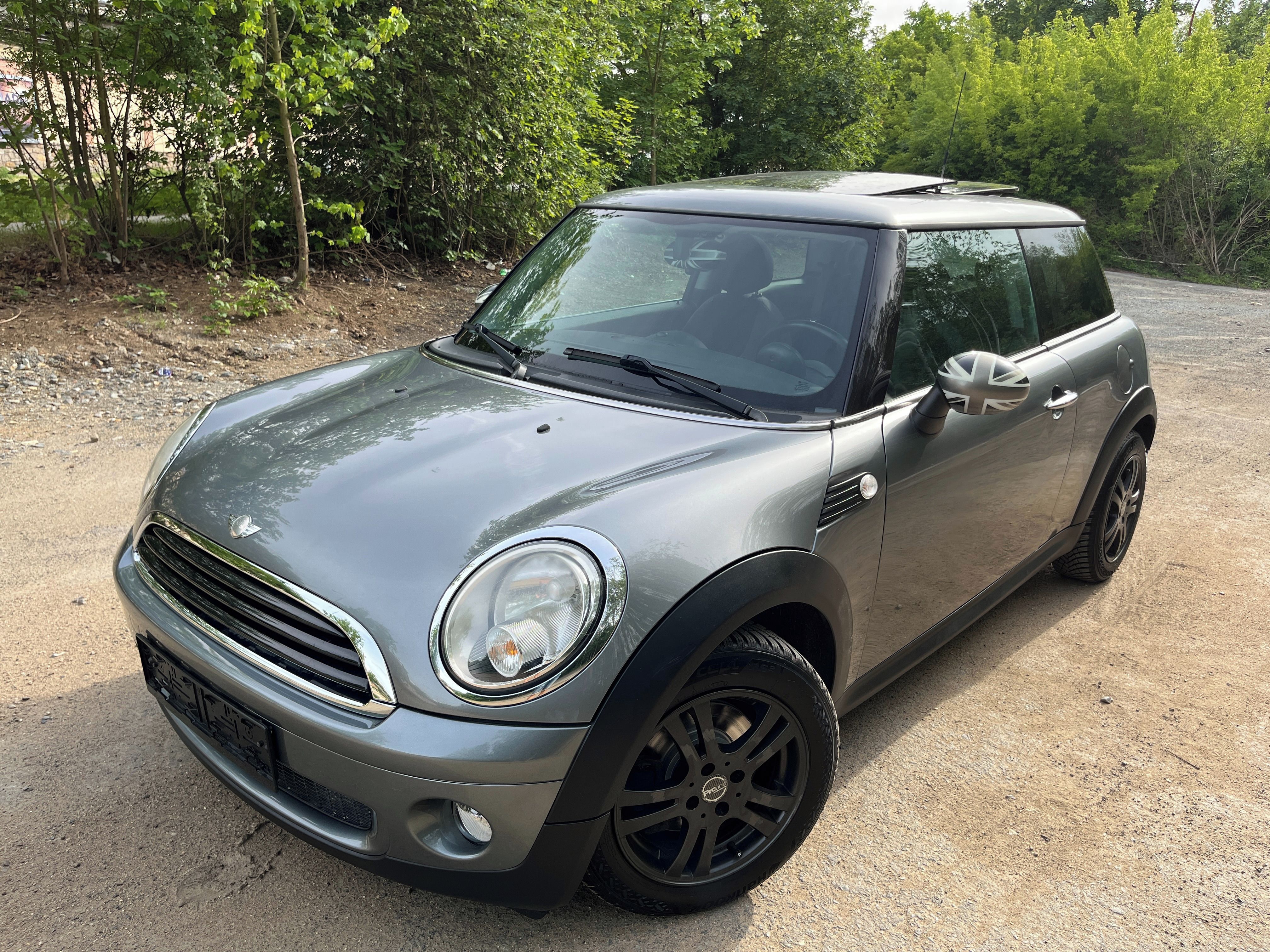 Mini Cooper, 1.4i 70kw 153.000km po servisu