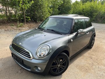 1.4i 70kw 153.000km po servisu