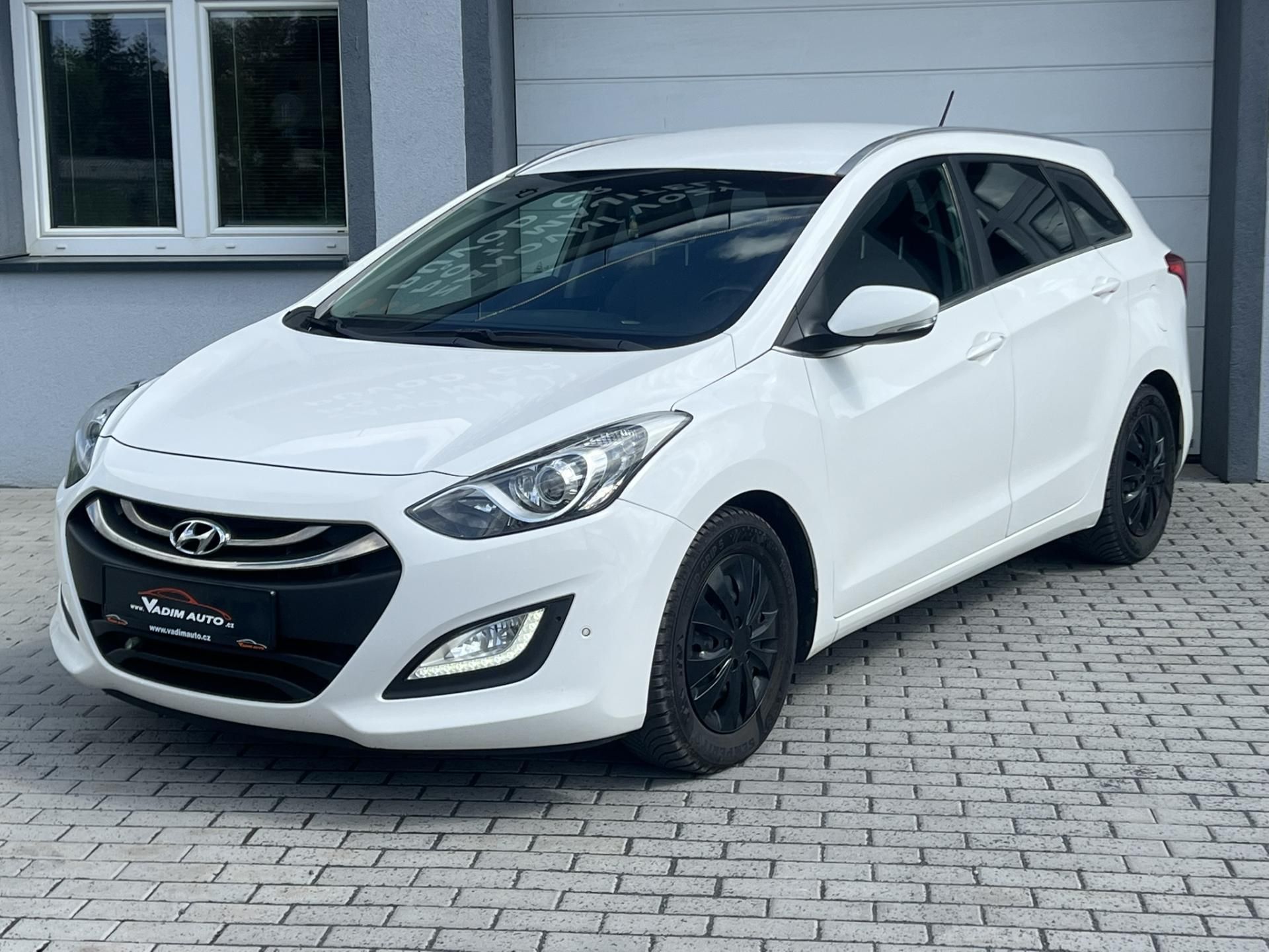 Hyundai i30, 1.6CRDi 81kW STYLE ČR NOVÉ - fotka 2