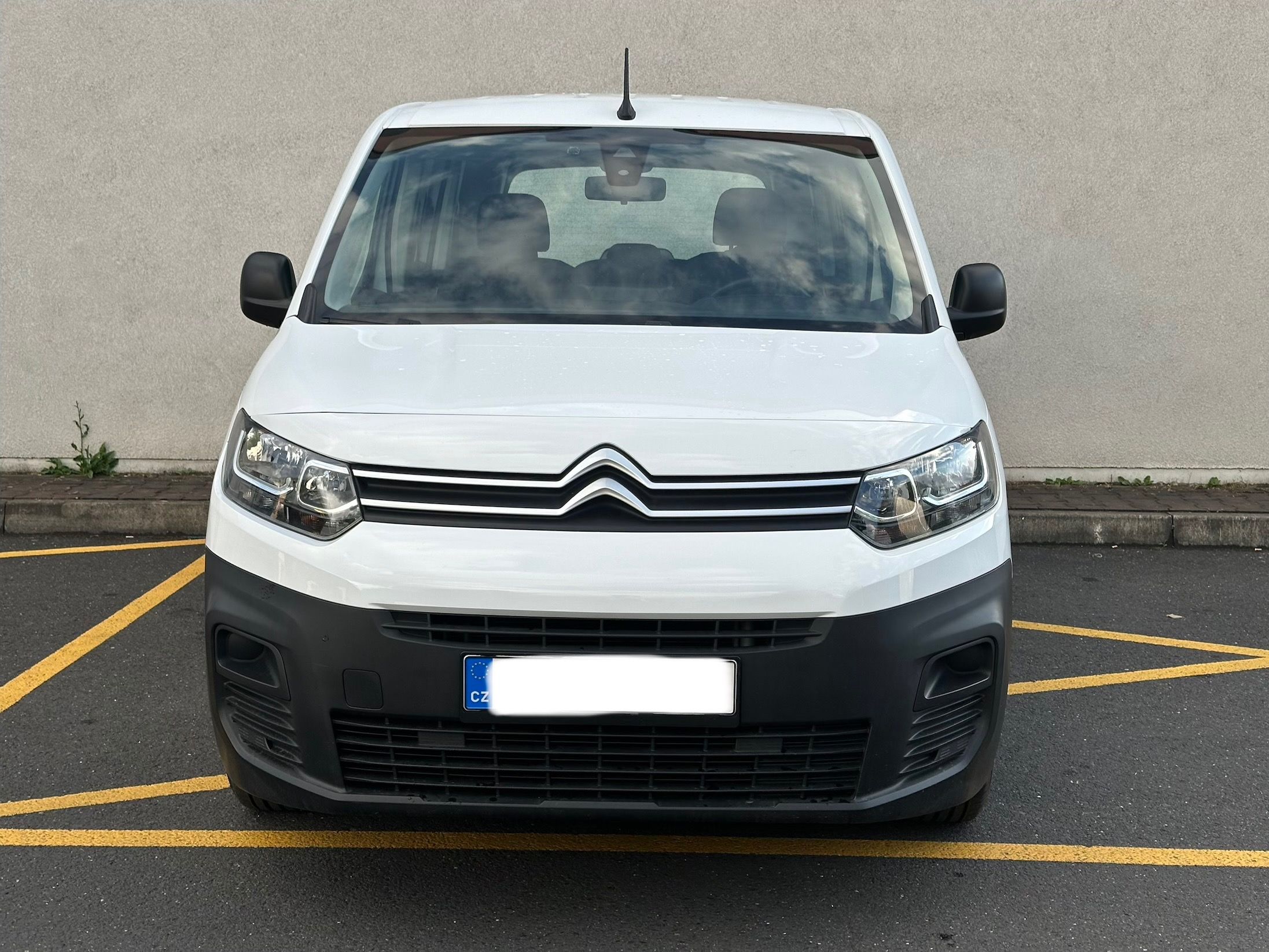 Citroën Berlingo, 1,5hdi,lineasist,1.maj.Čr,DPH - fotka 2