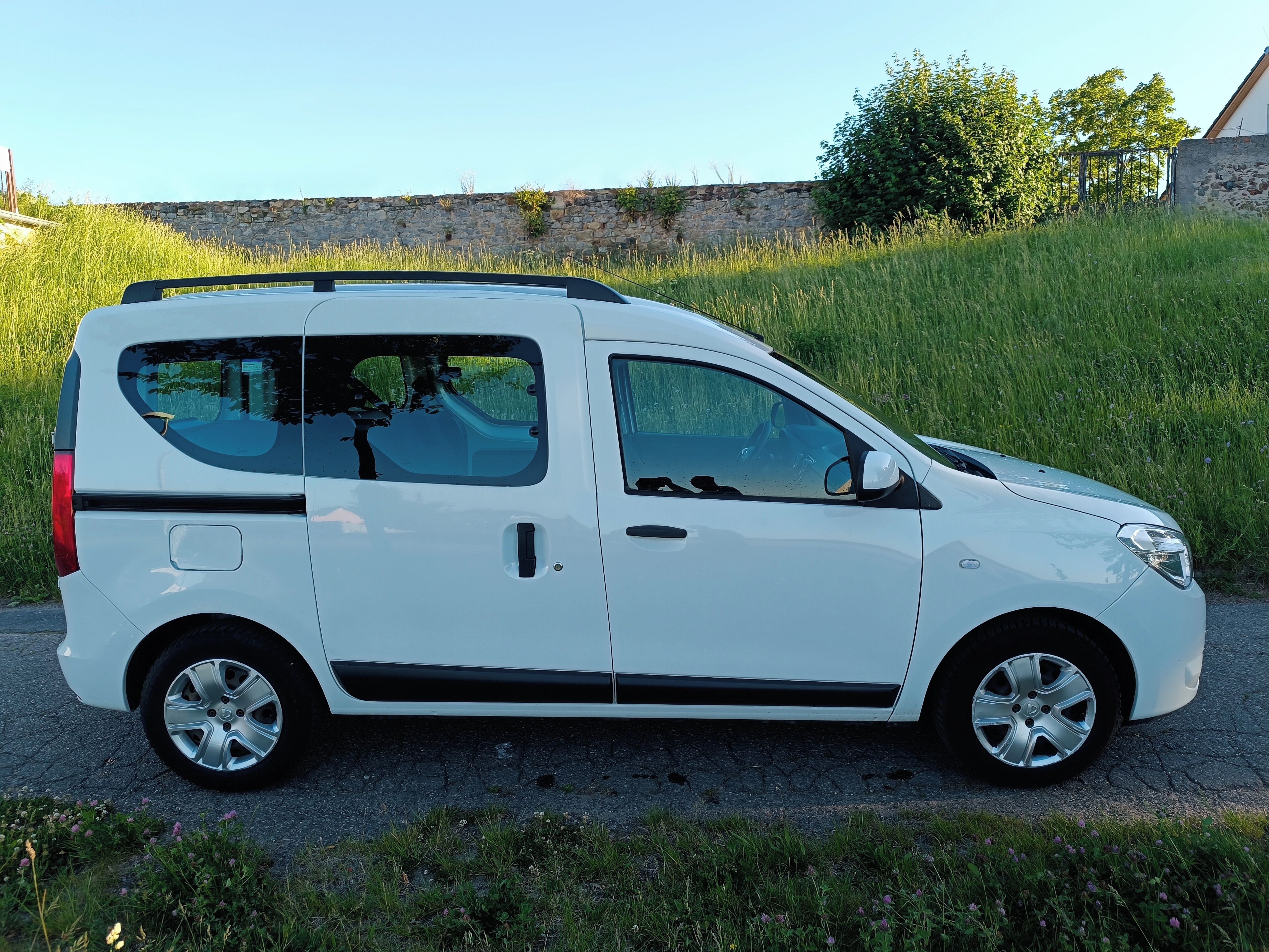 Dacia Dokker, 1,6 benzín 75kW,2019,ČR,1.maj - fotka 4