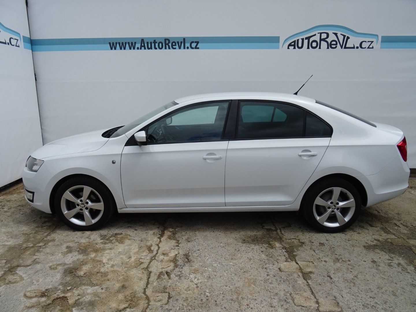 Škoda Rapid, 1.2i,63kW,NovéČR,E.s.kni,klima - fotka 6