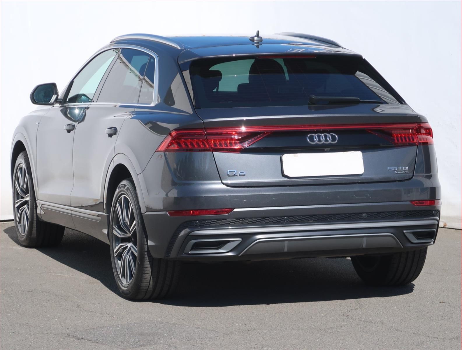 Audi Q8, 50 TDI, S-Line - fotka 4