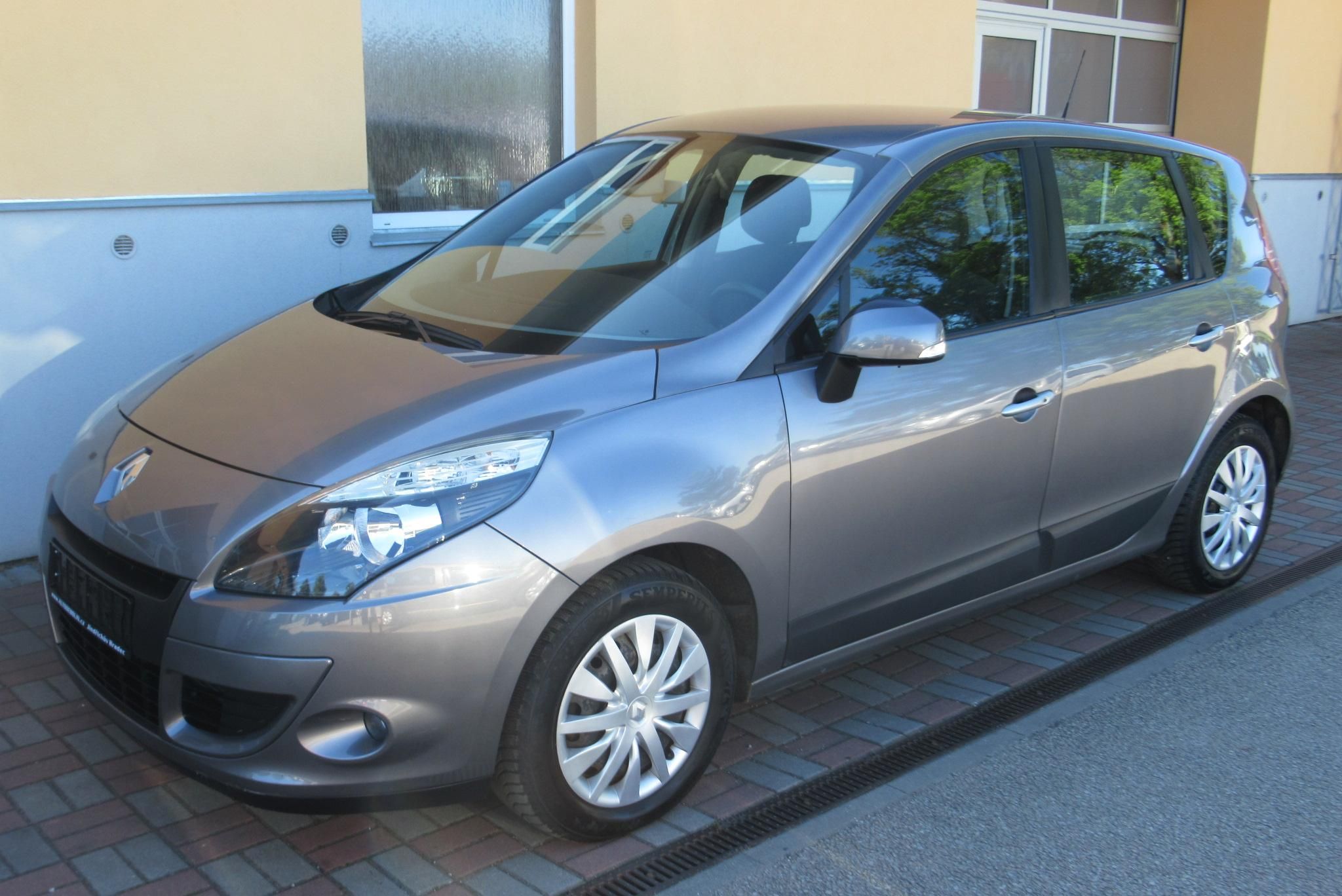 Renault Scénic, 1.5 DCi AUT. KLIMA TAŽNÉ - fotka 4