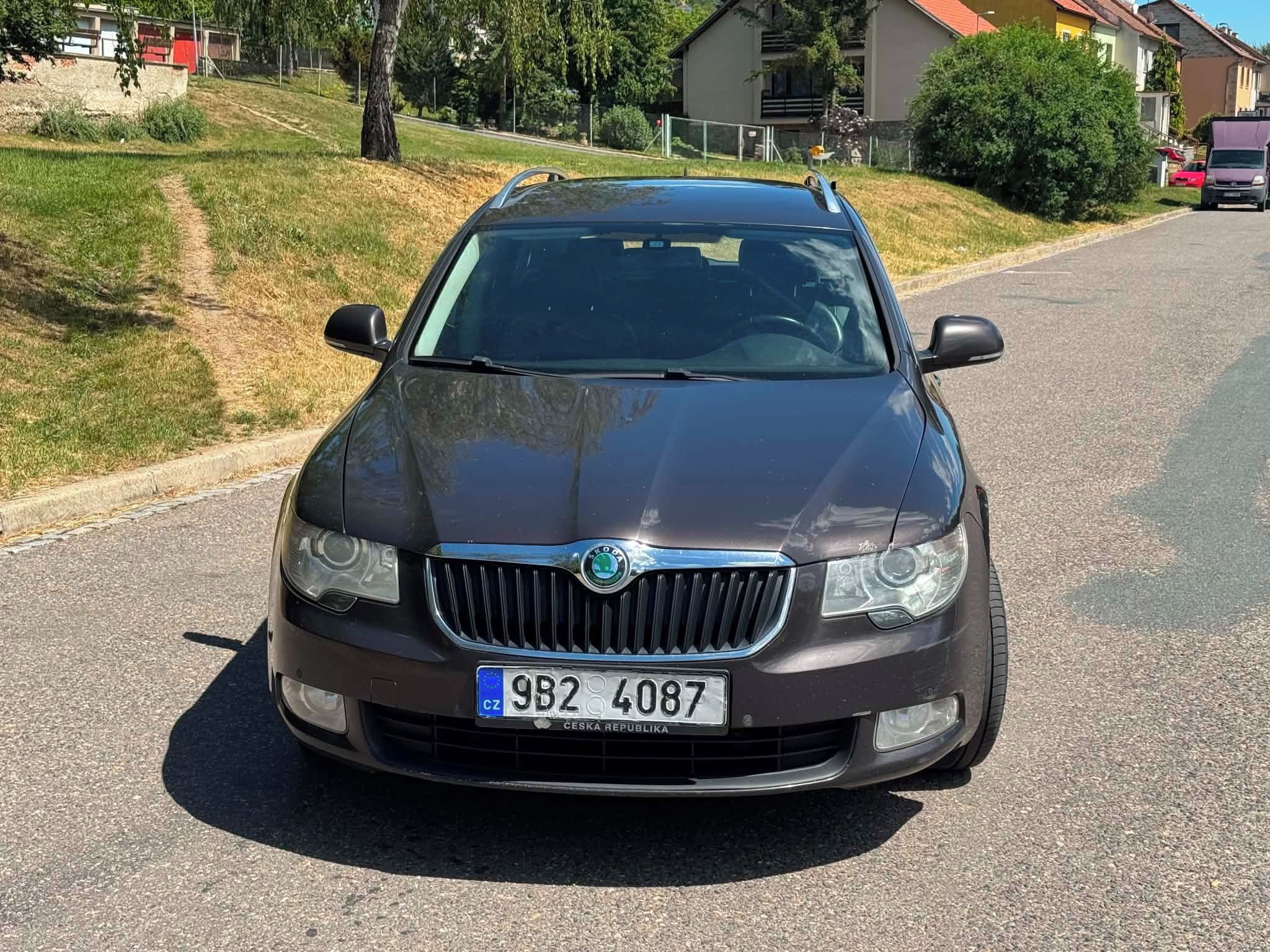 Škoda Superb - fotka 2