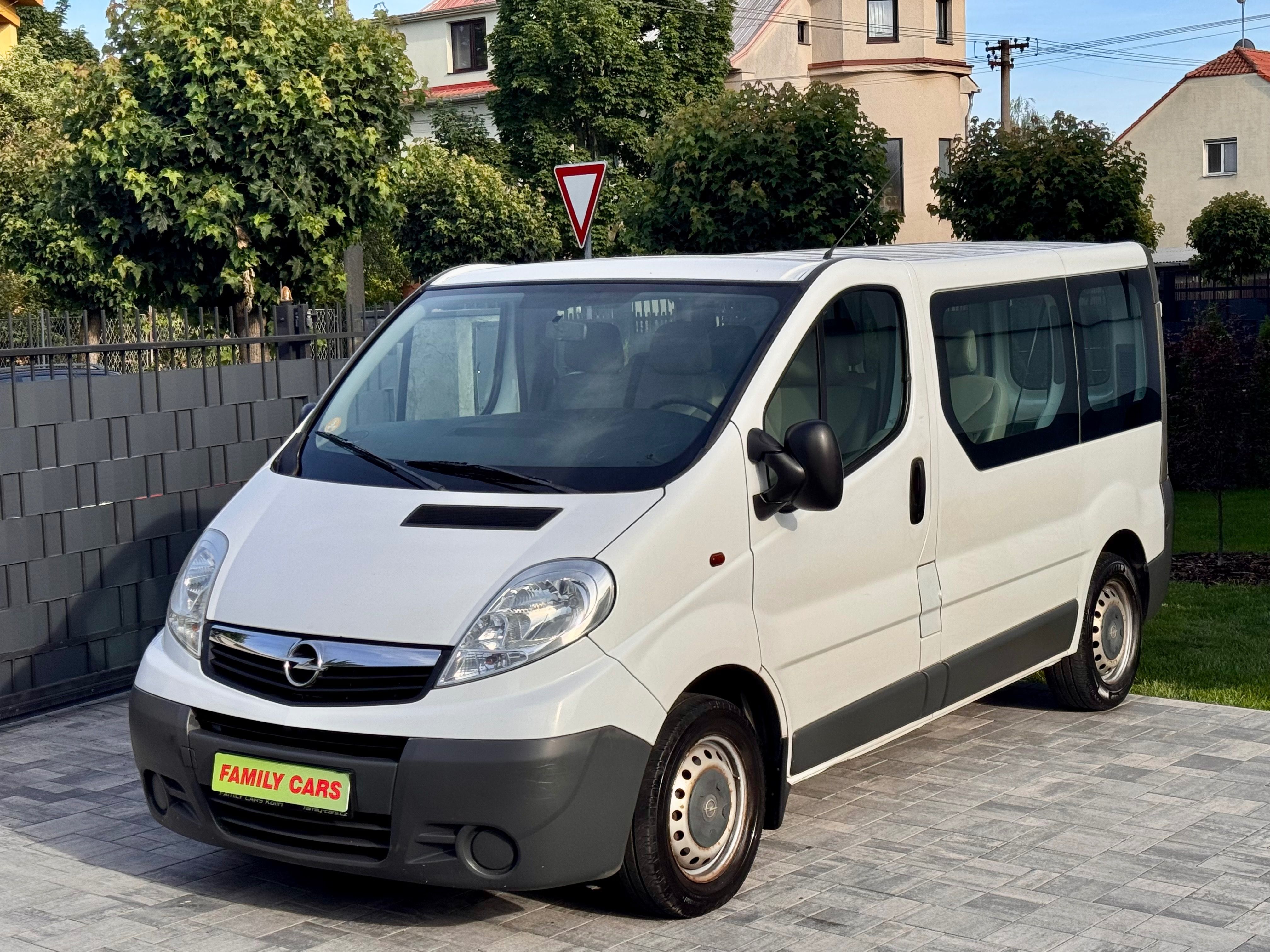 Opel Vivaro, 2.0,1.MAJITEL,6MÍST,AC,TAŽNÉ