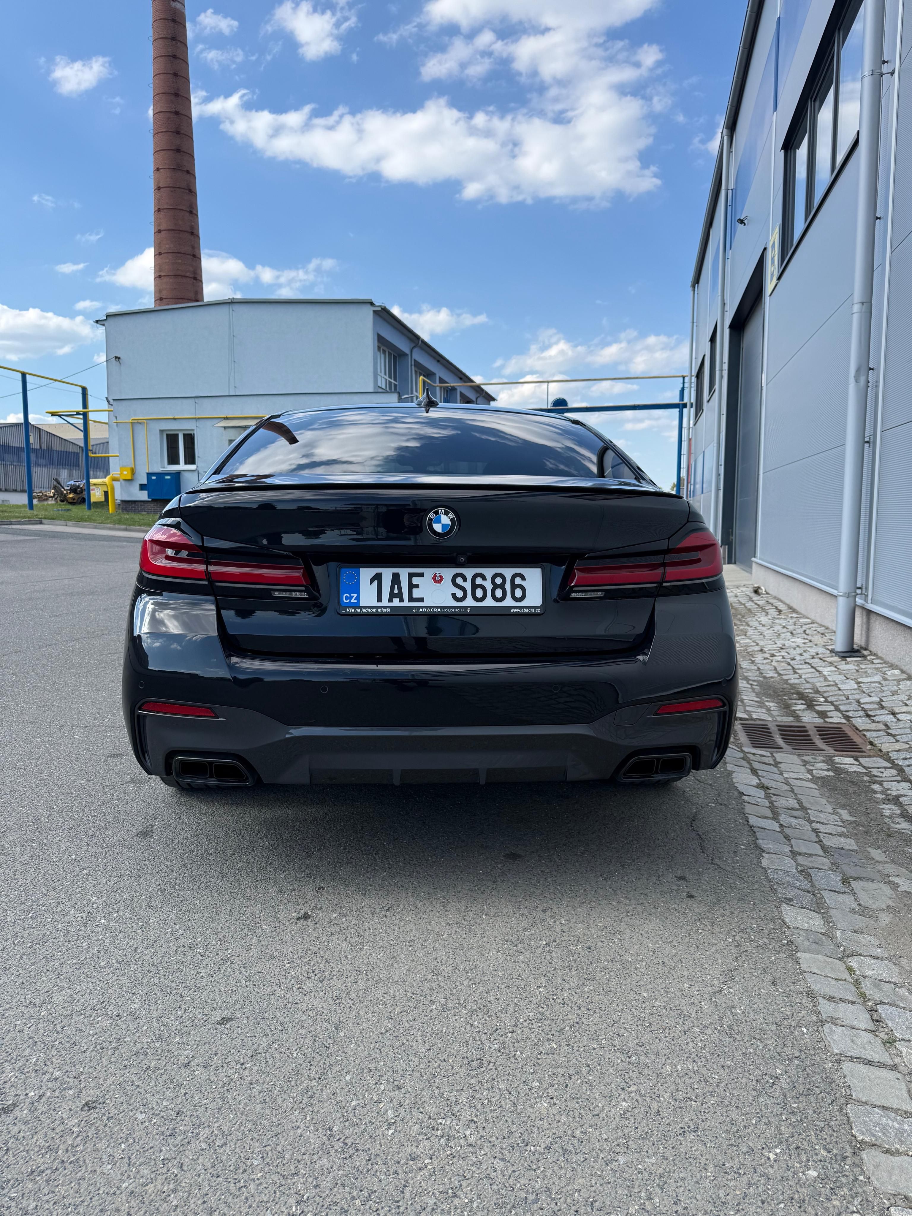 BMW Řada 5, M550I 4.4. V8 390KW - fotka 5