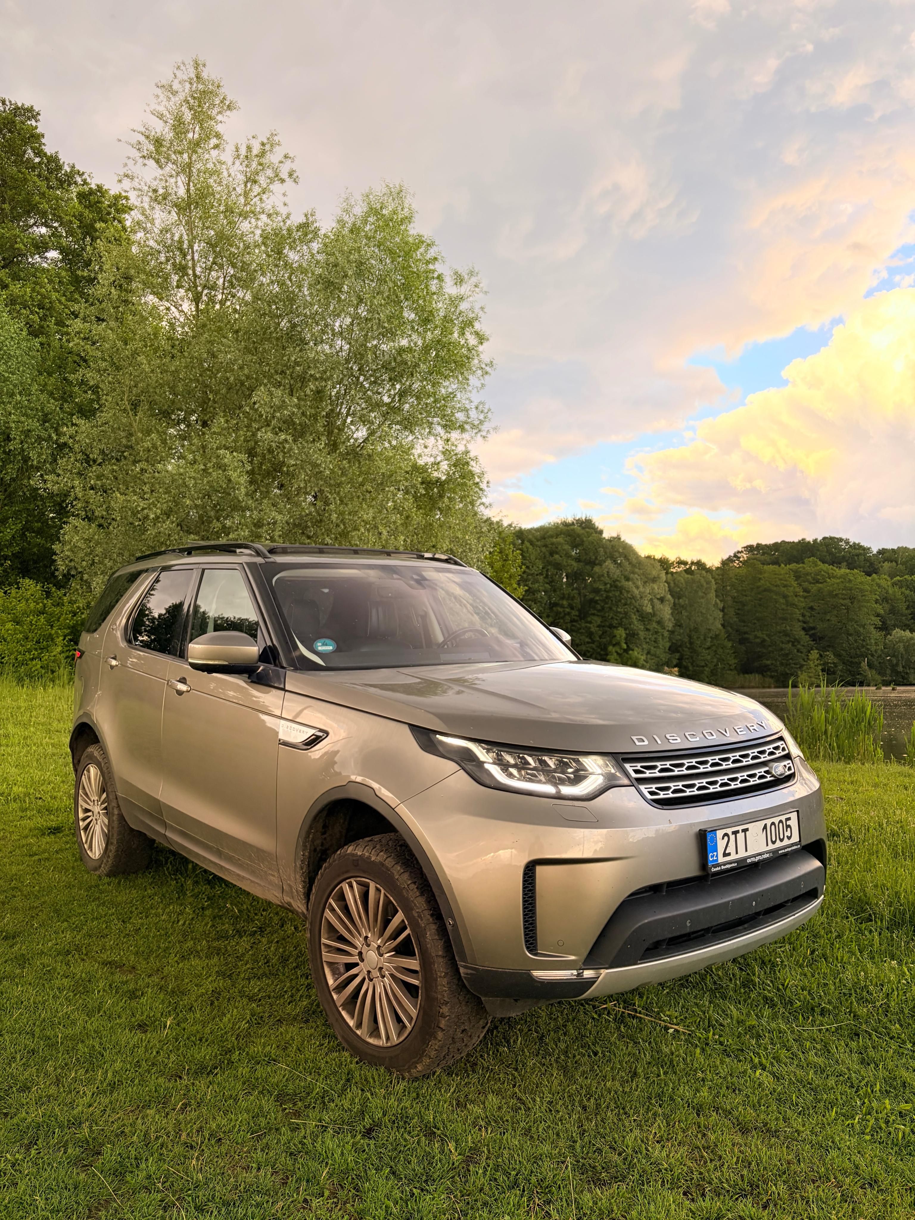 Land Rover Discovery, First Edition 7 míst tažné ACC - fotka 2