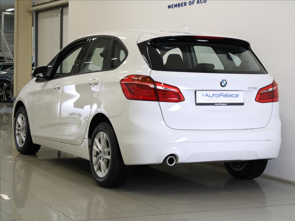 BMW Řada 2, 1,5 216i MT 137tkm. 2.maj.ČR - fotka 3