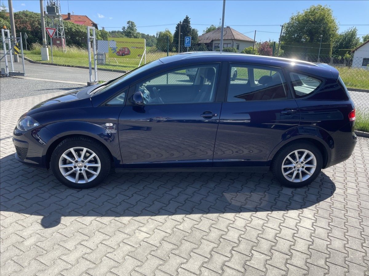 Seat Altea, 2,0 TDI DSG 1.MAJITEL 117460 K - fotka 5