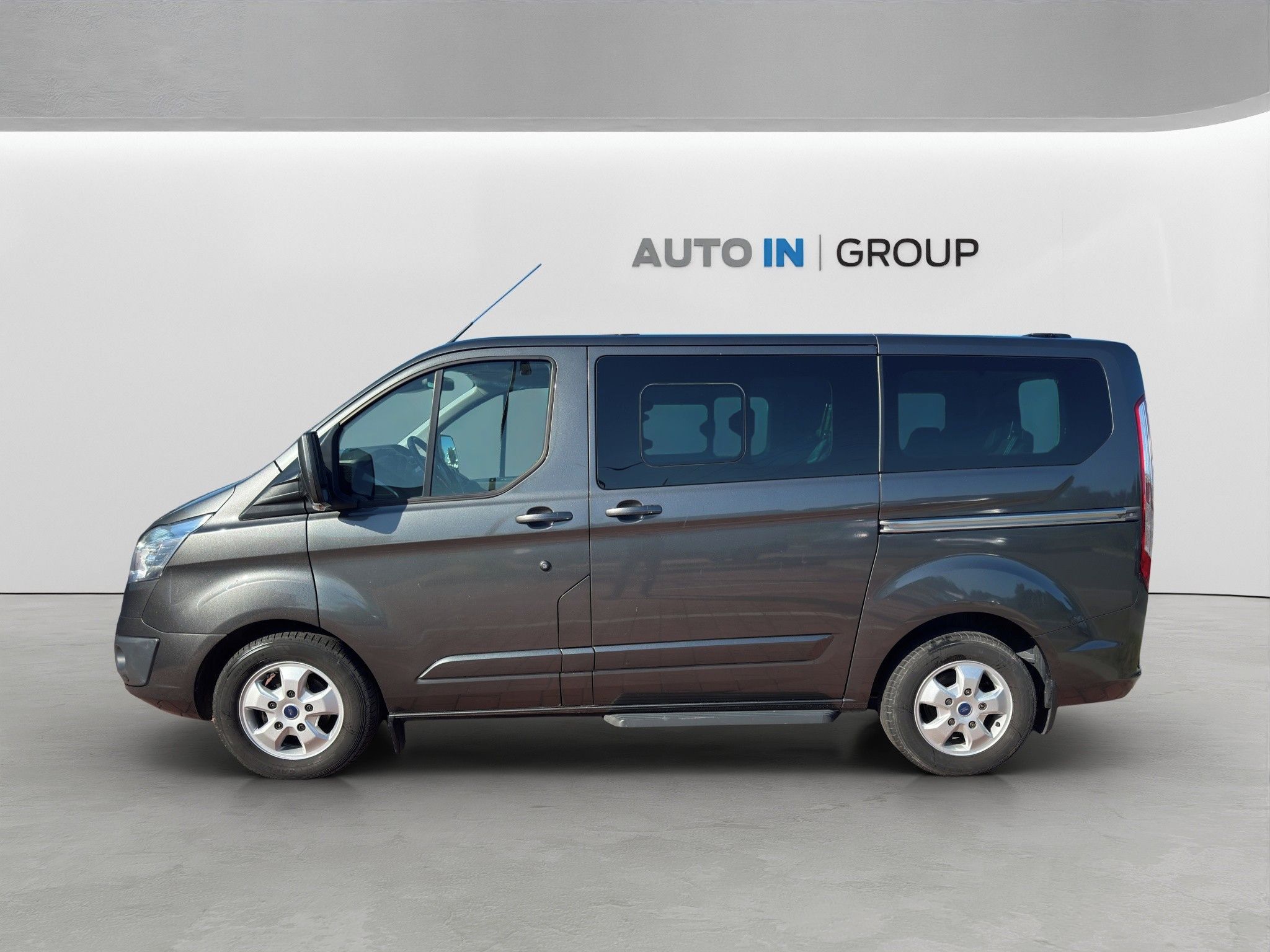 Ford Tourneo Custom, 2.2 TDCi Duratorq Titanium - fotka 3