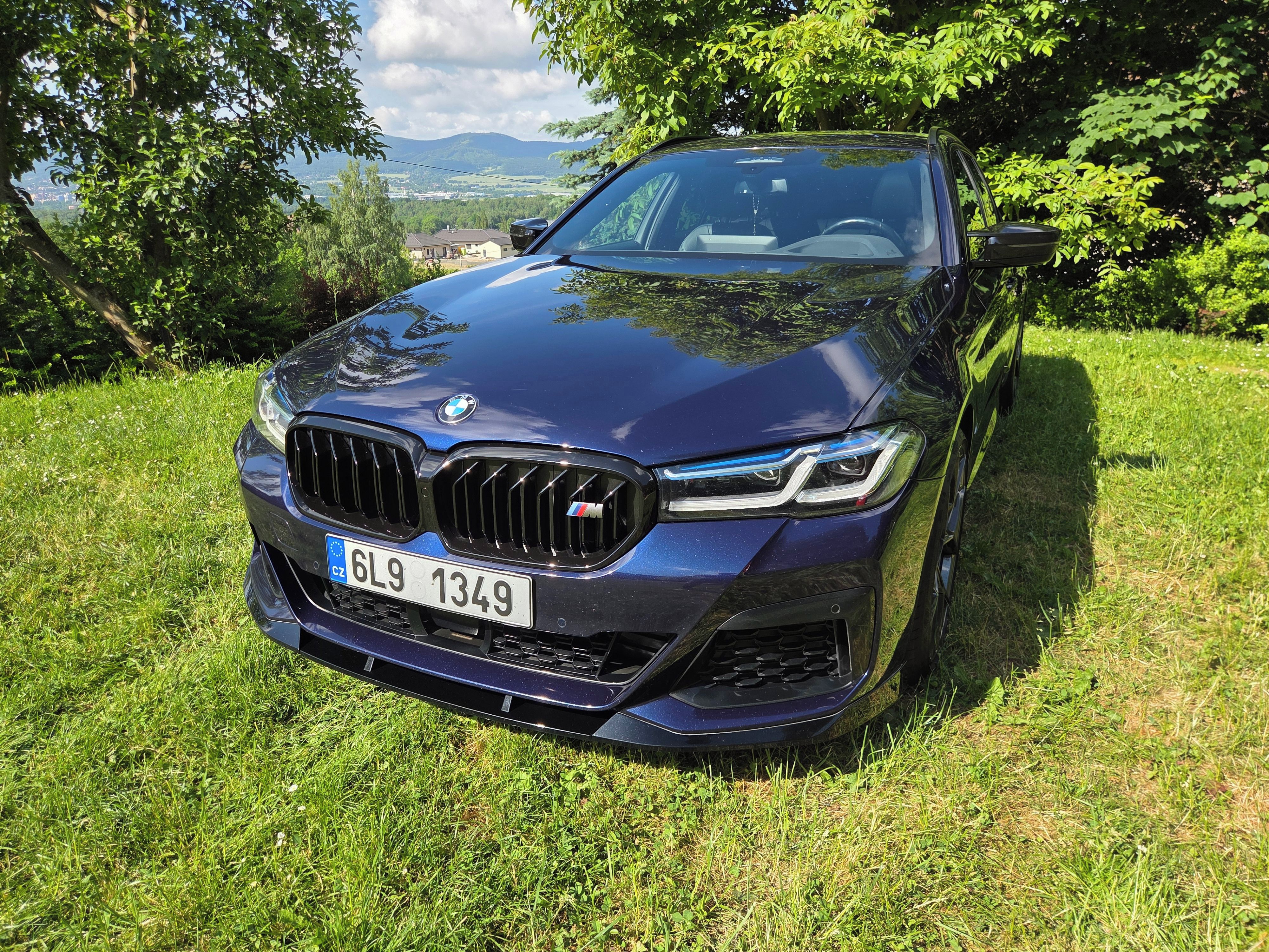 BMW Řada 5, 540i xDrive, zaruka 10/2027