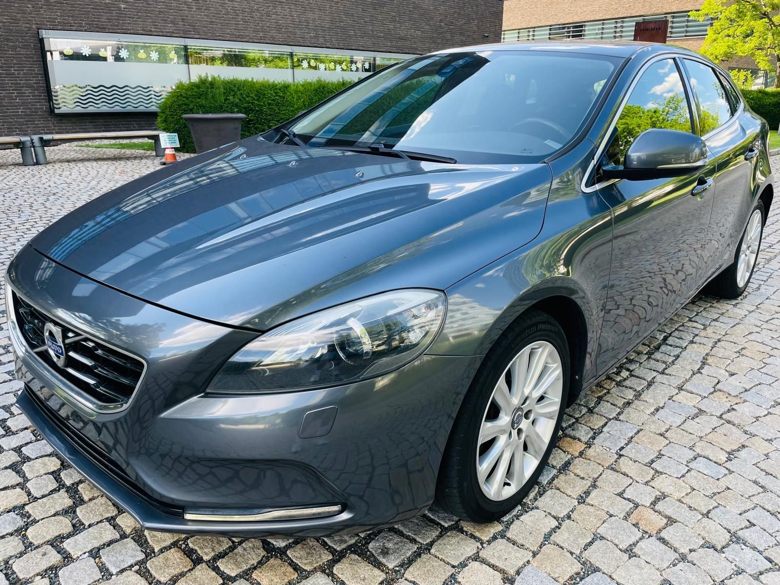 Volvo V40, 2.0D3 5VÁLEC MANUÁL SERVISKA - fotka 5