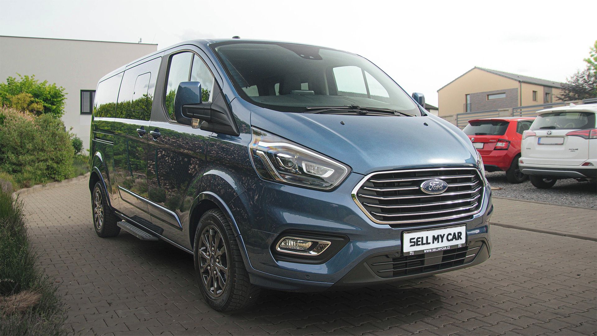 Ford Tourneo Custom, 2,0/136kW ČR 8.míst TZ 1Maj AT - fotka 3