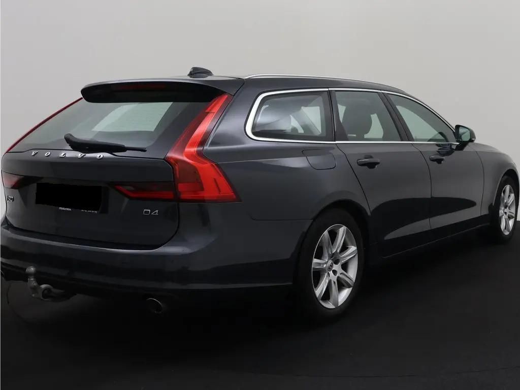 Volvo V90, 2.0 D4 140kW AUT. Momentum TZ - fotka 2