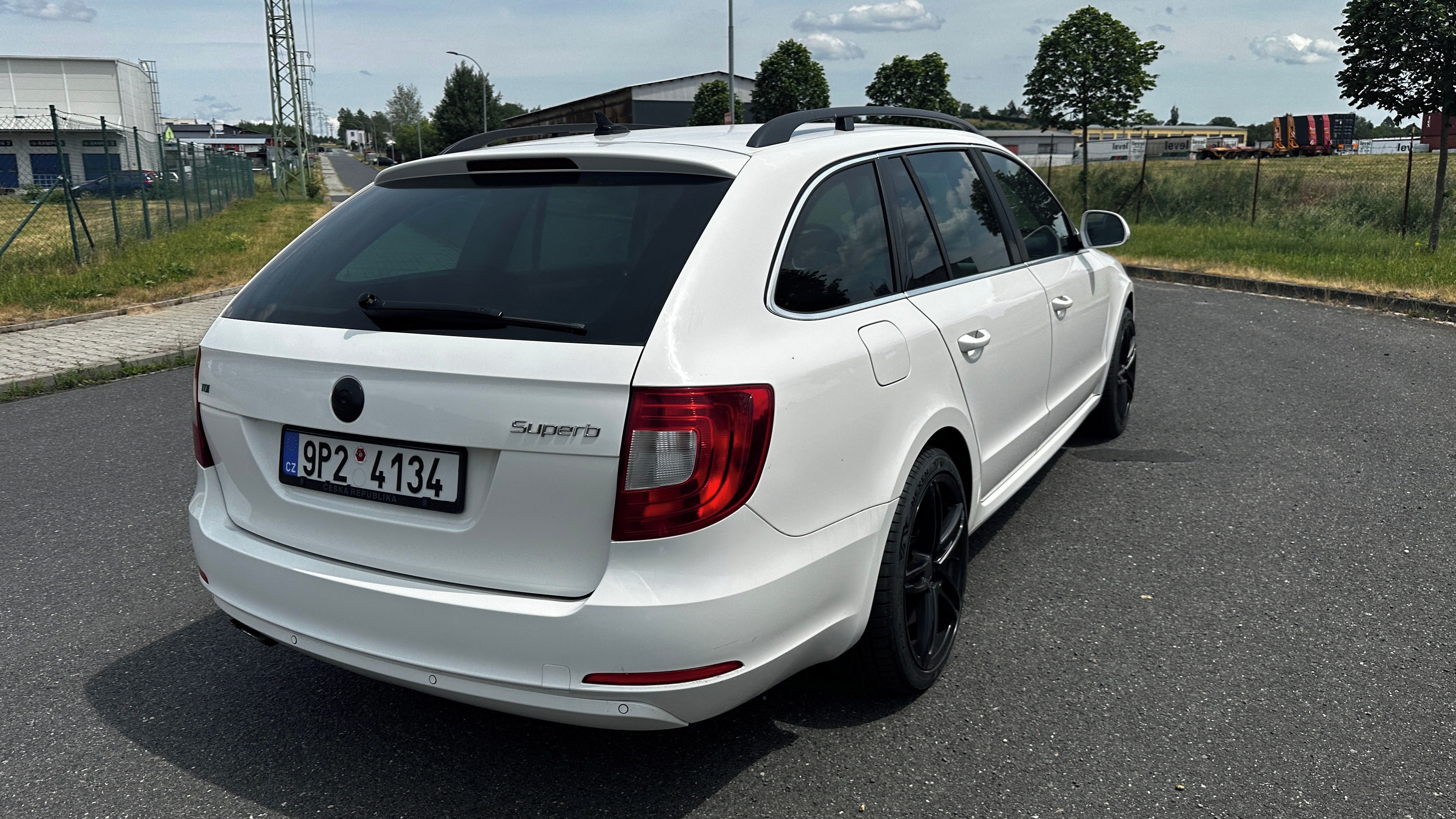 Škoda Superb, 2.0 TDI - fotka 5
