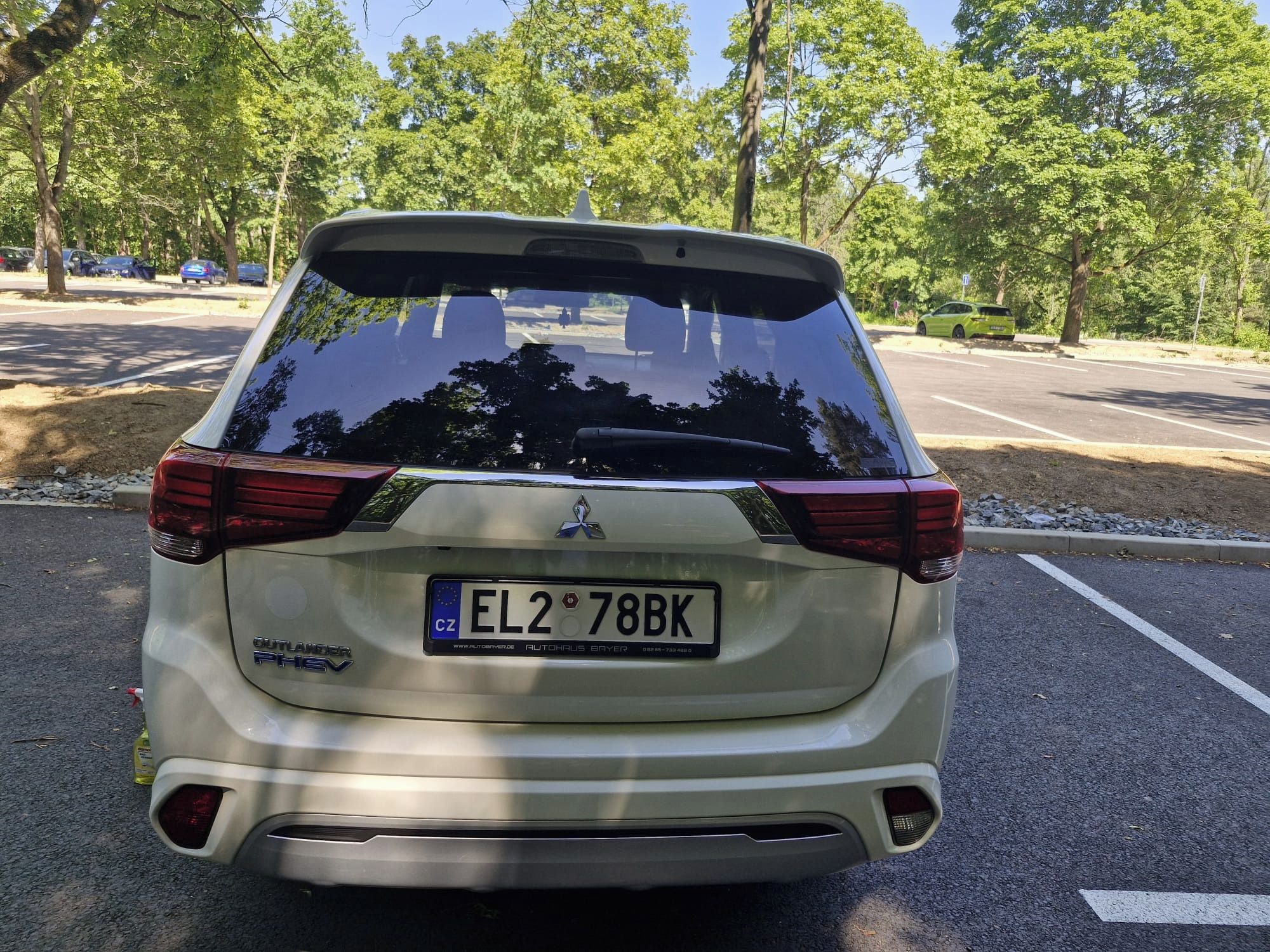 Mitsubishi Outlander, 2.4 i 4x4 PHEV autori servis - fotka 6