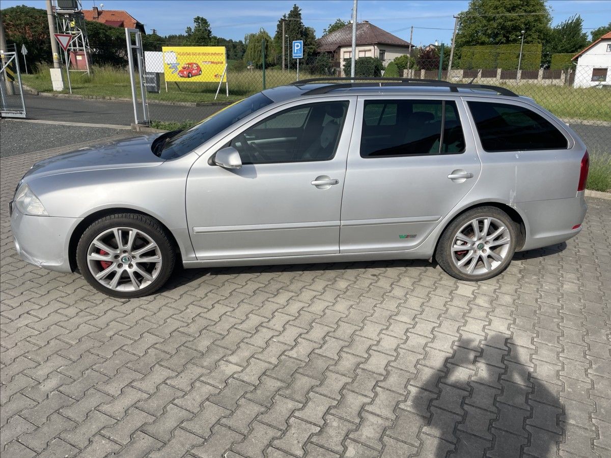 Škoda Octavia, 2,0 TDI RS 125 kW XENONY STK 4 - fotka 4