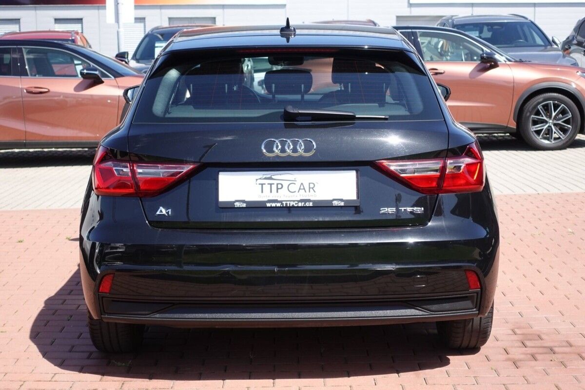 Audi A1, 1,0TFSi 70kW S-line - fotka 5