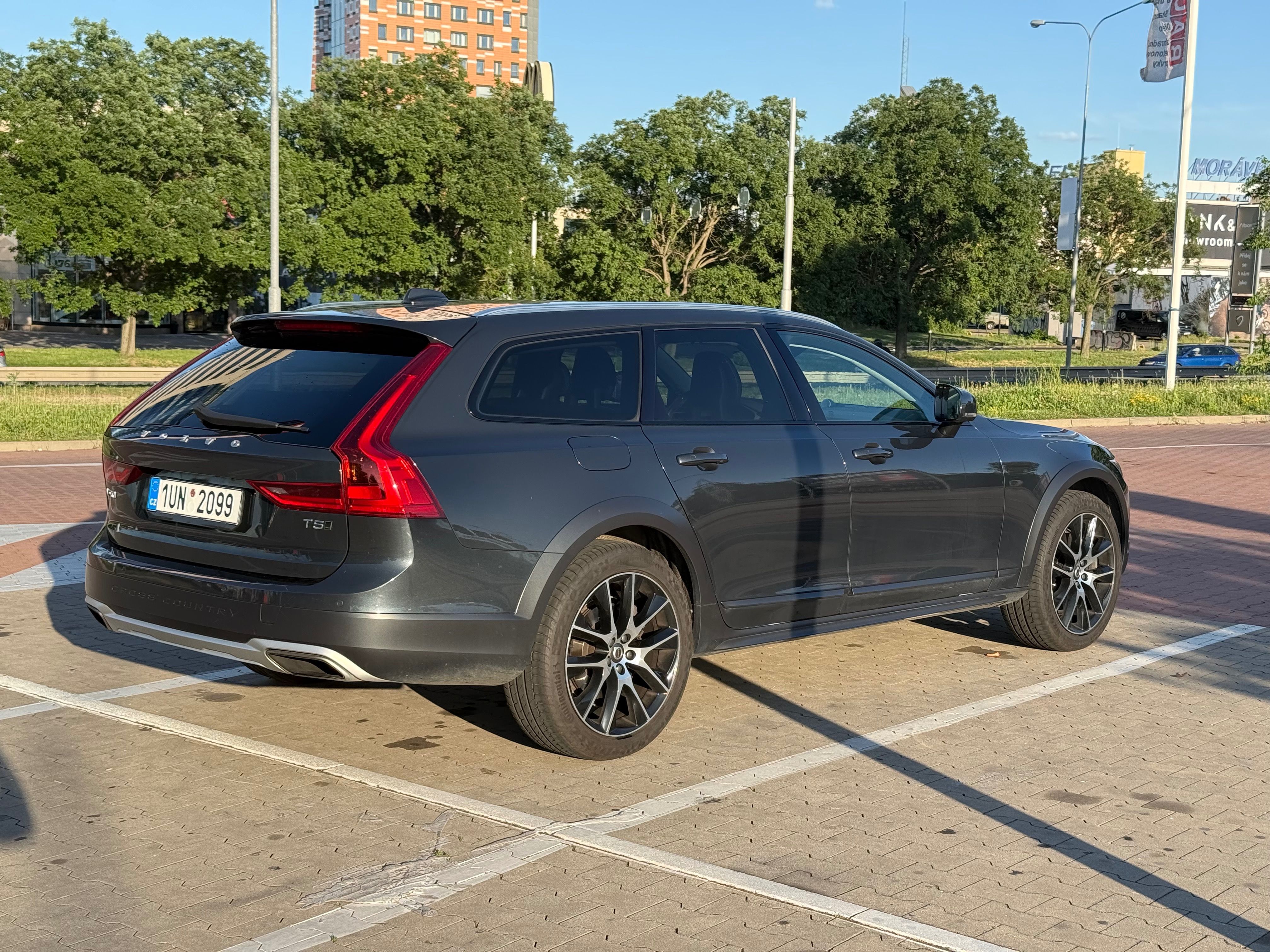 Volvo V90, CC PRO T5, B&W audio, tažné - fotka 4