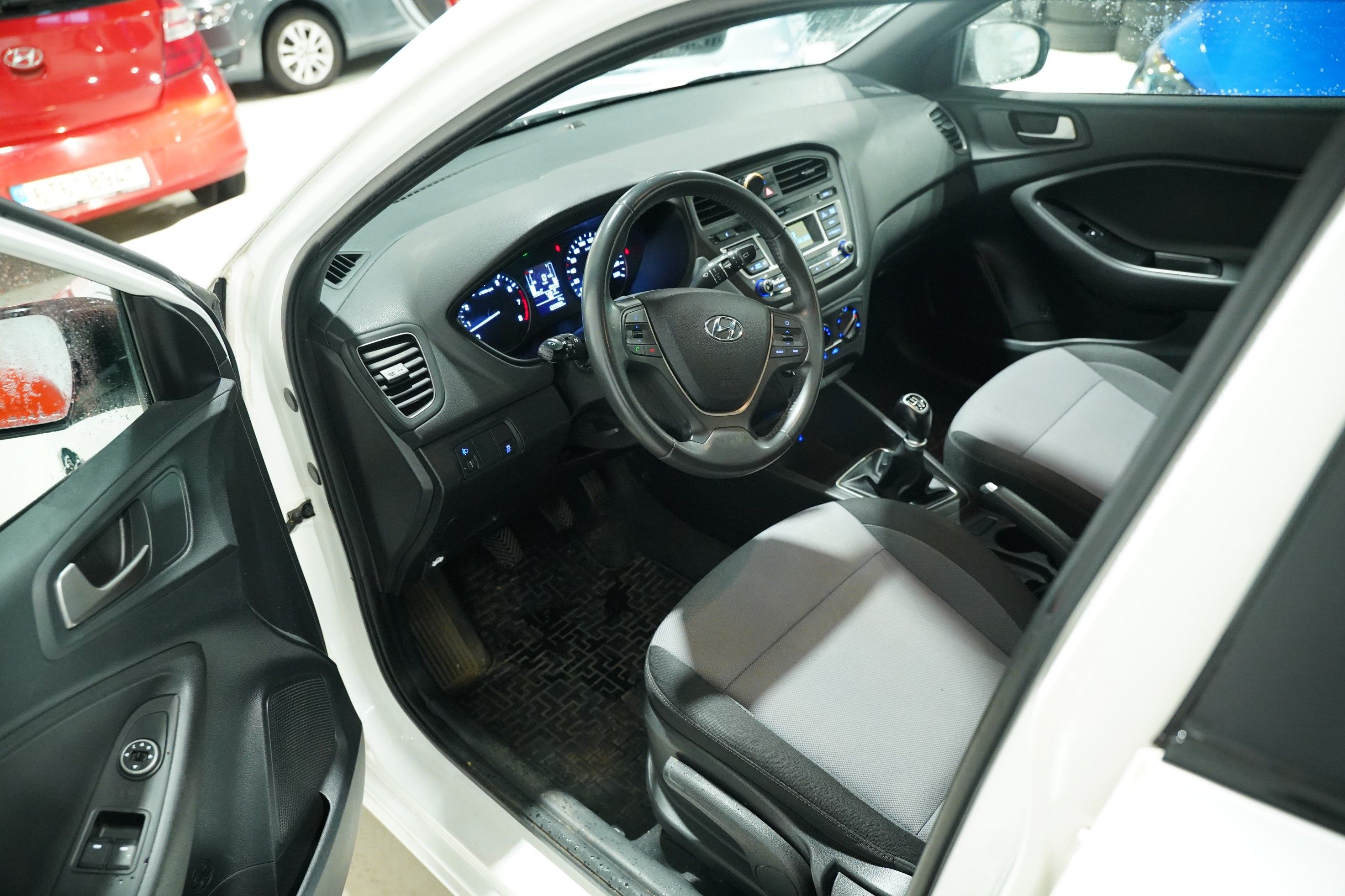 Hyundai i20, 1.2 55 kW - fotka 5
