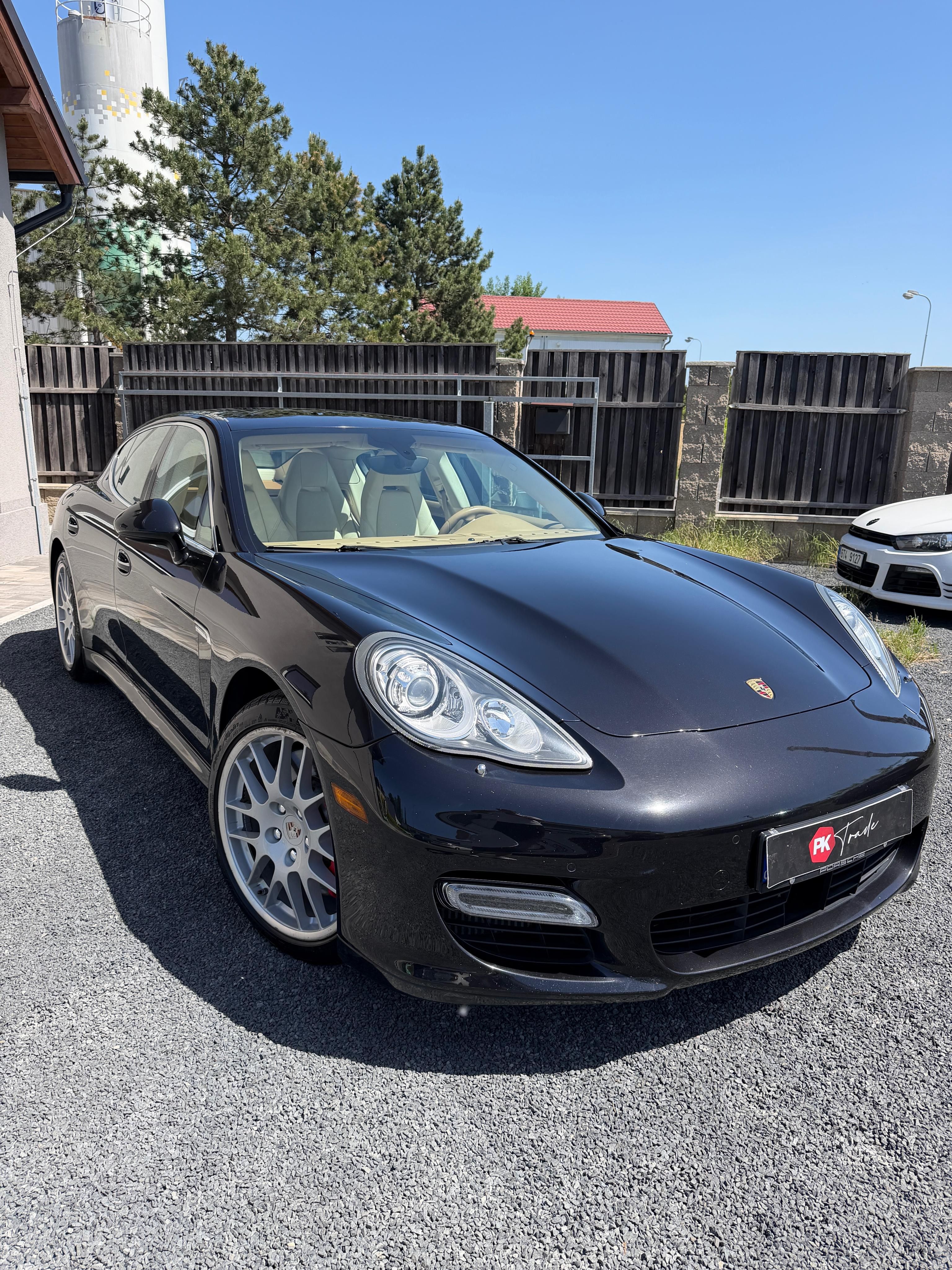 Porsche Panamera, Panamera Turbo V8 - fotka 2