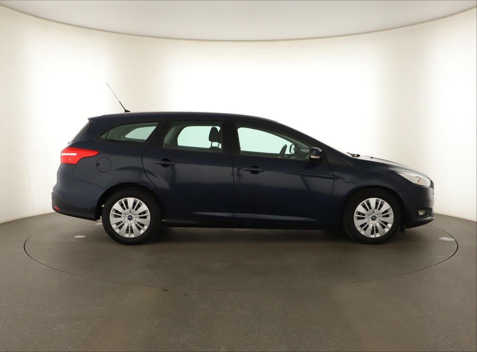 Ford Focus, 1.5 TDCi, Klima, Tempomat - fotka 6