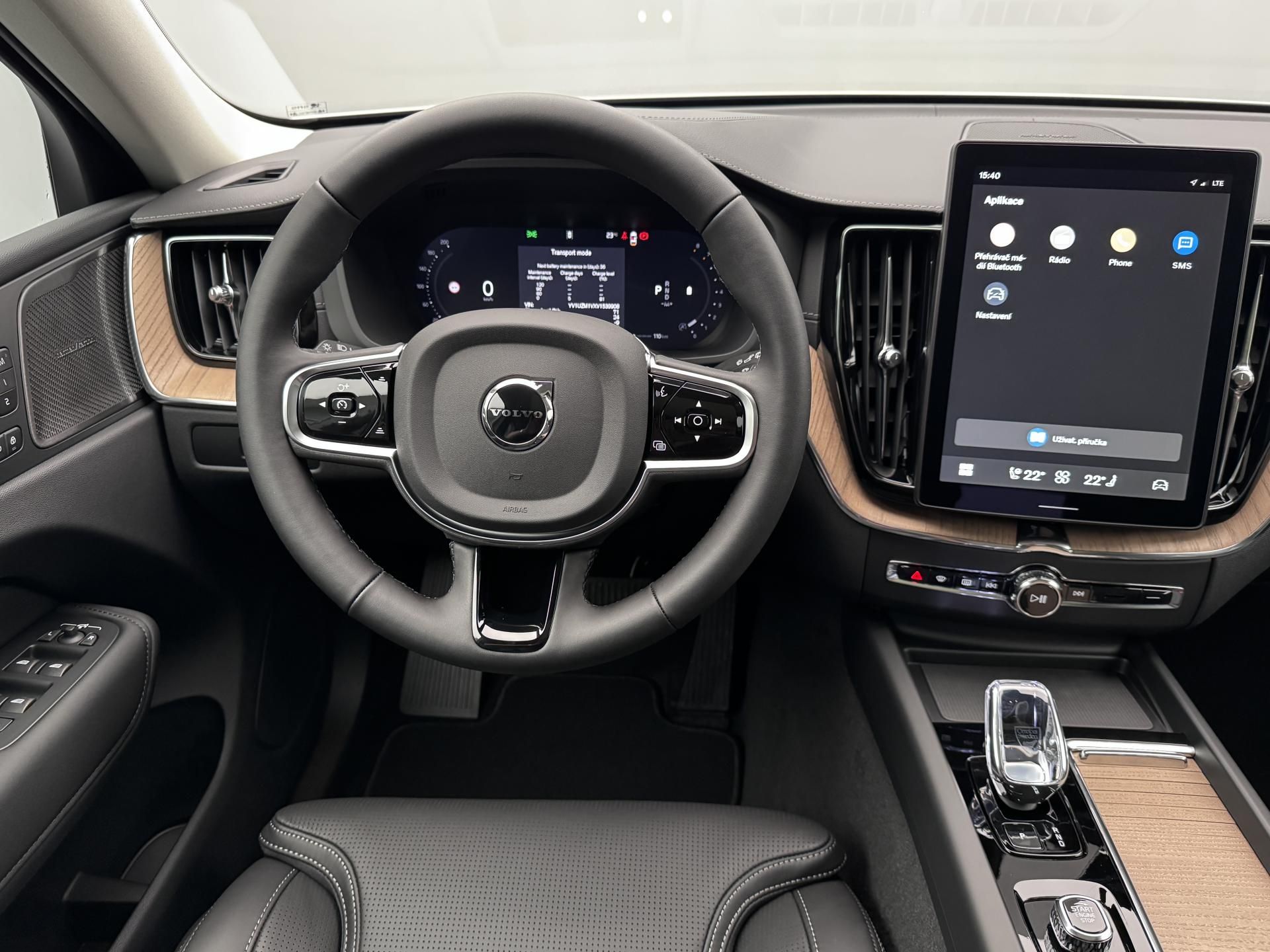 Volvo XC60, B5 AWD AUT DARK ULTRA - fotka 4