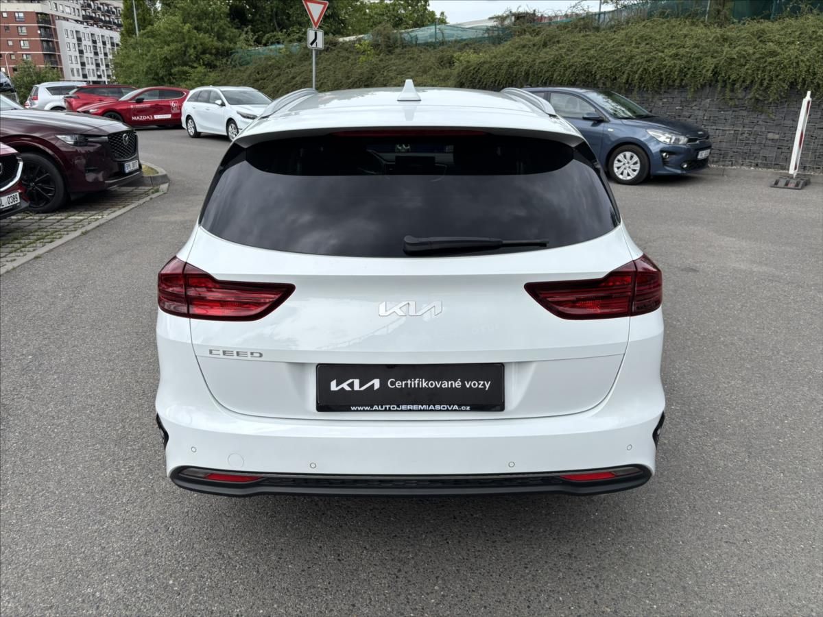 Kia Cee´d, 1,5 TGDi 118kW AT TOP KAMERA - fotka 4