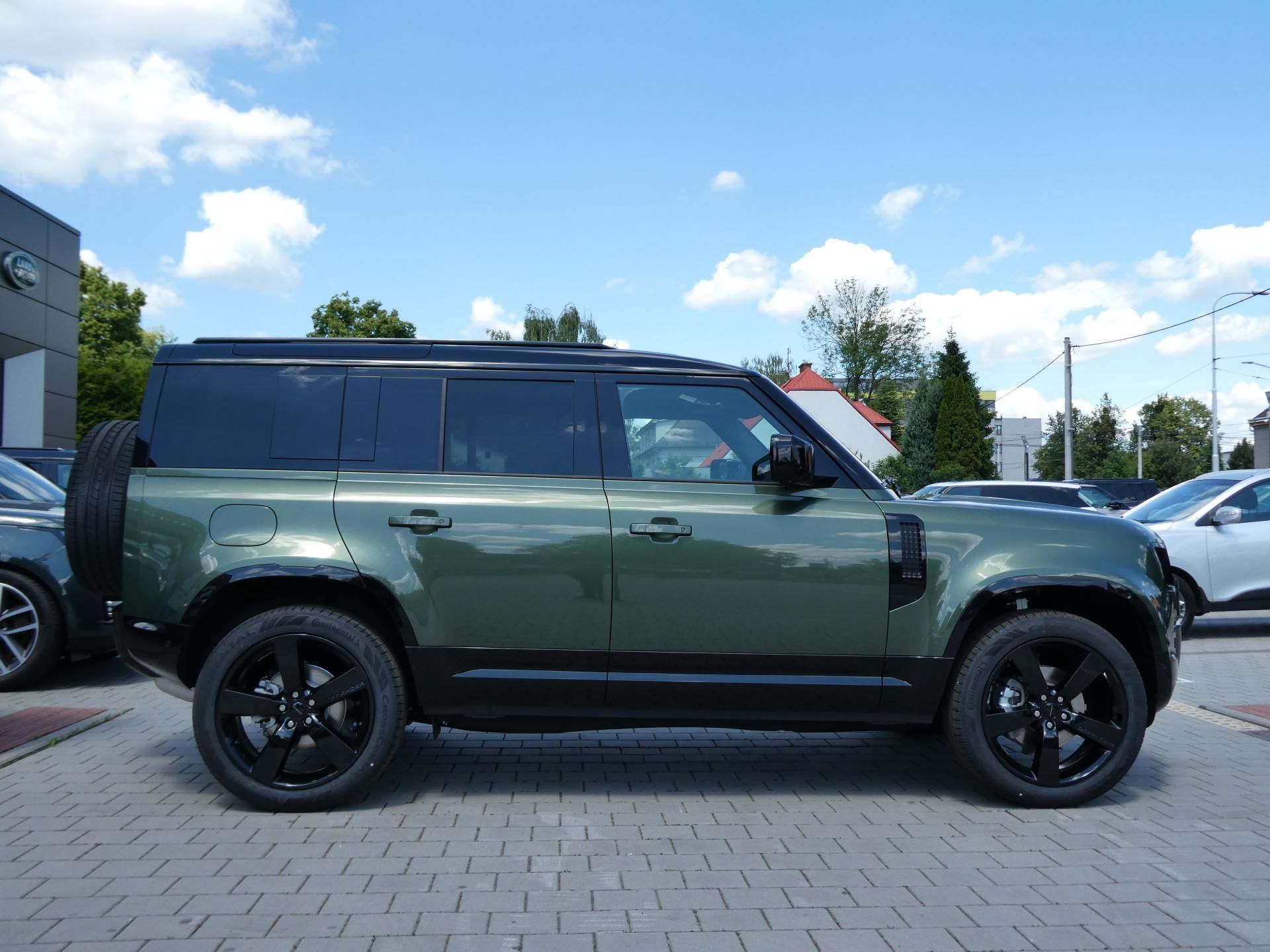 Land Rover Defender, 110 3,0 X-Dynamic SE D250 - fotka 5