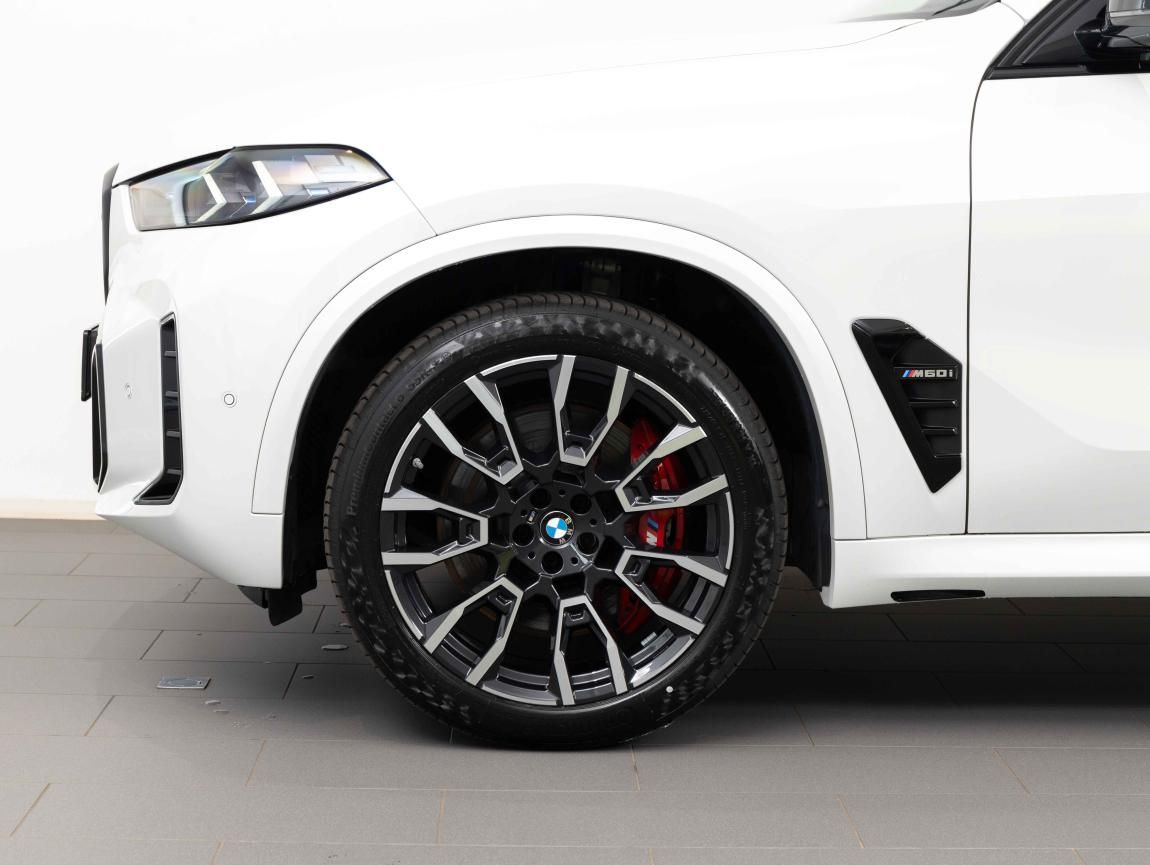 BMW X5, M60i - fotka 6