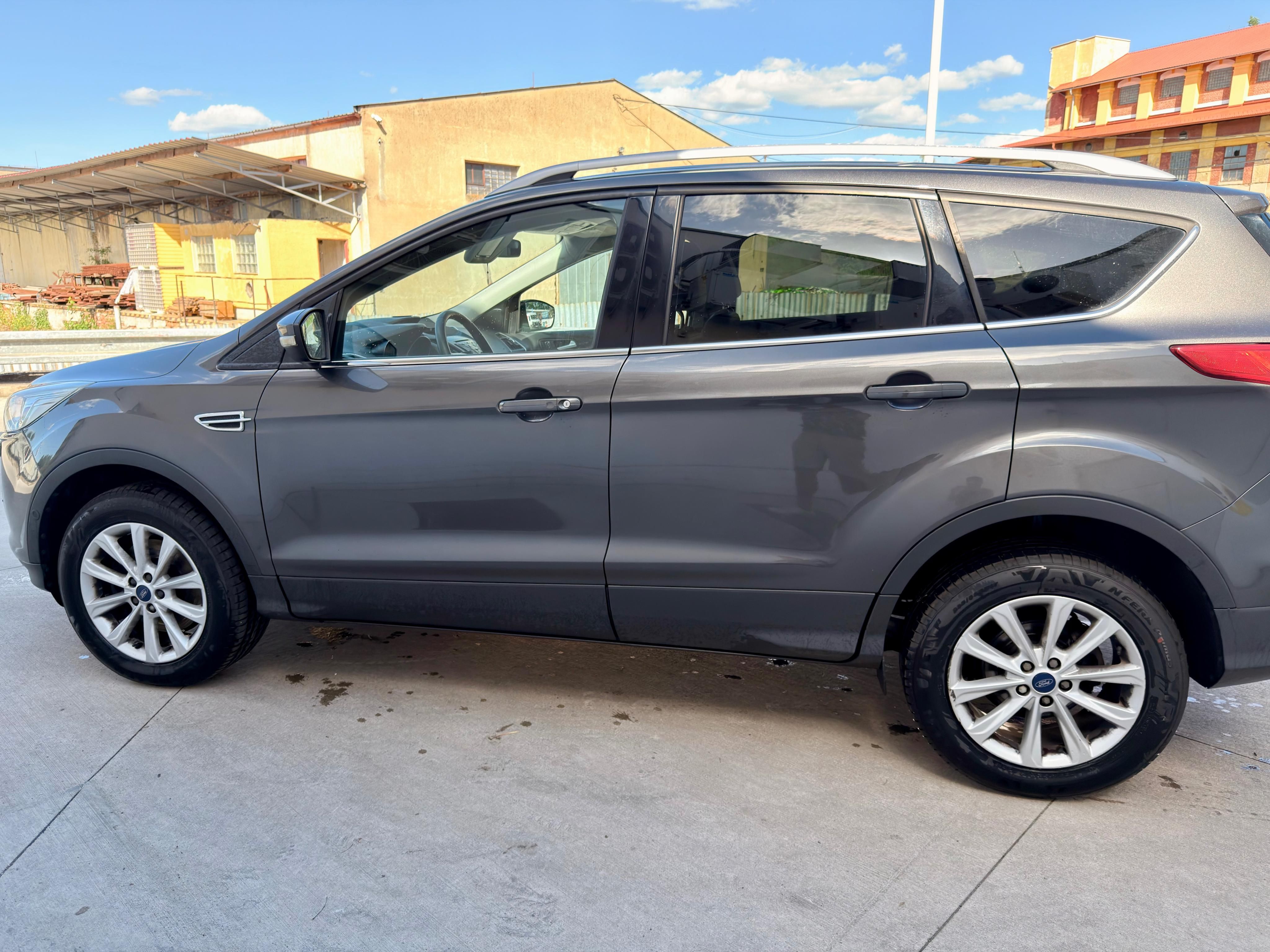Ford Kuga, 2.0 TDCI 4x4 - fotka 2