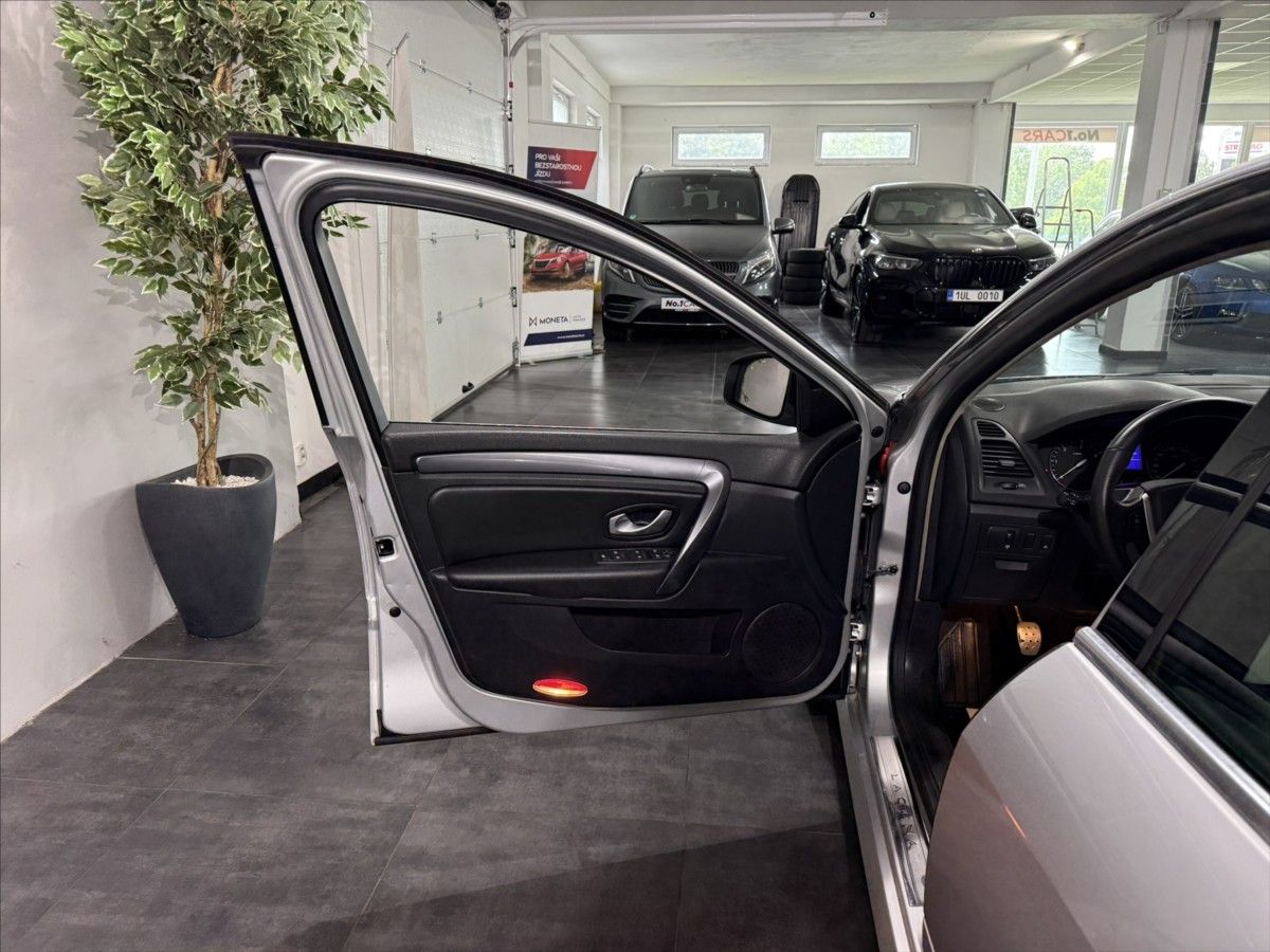 Renault Laguna, 2,0   DCi GT 4CONTROL BI-XEN - fotka 6