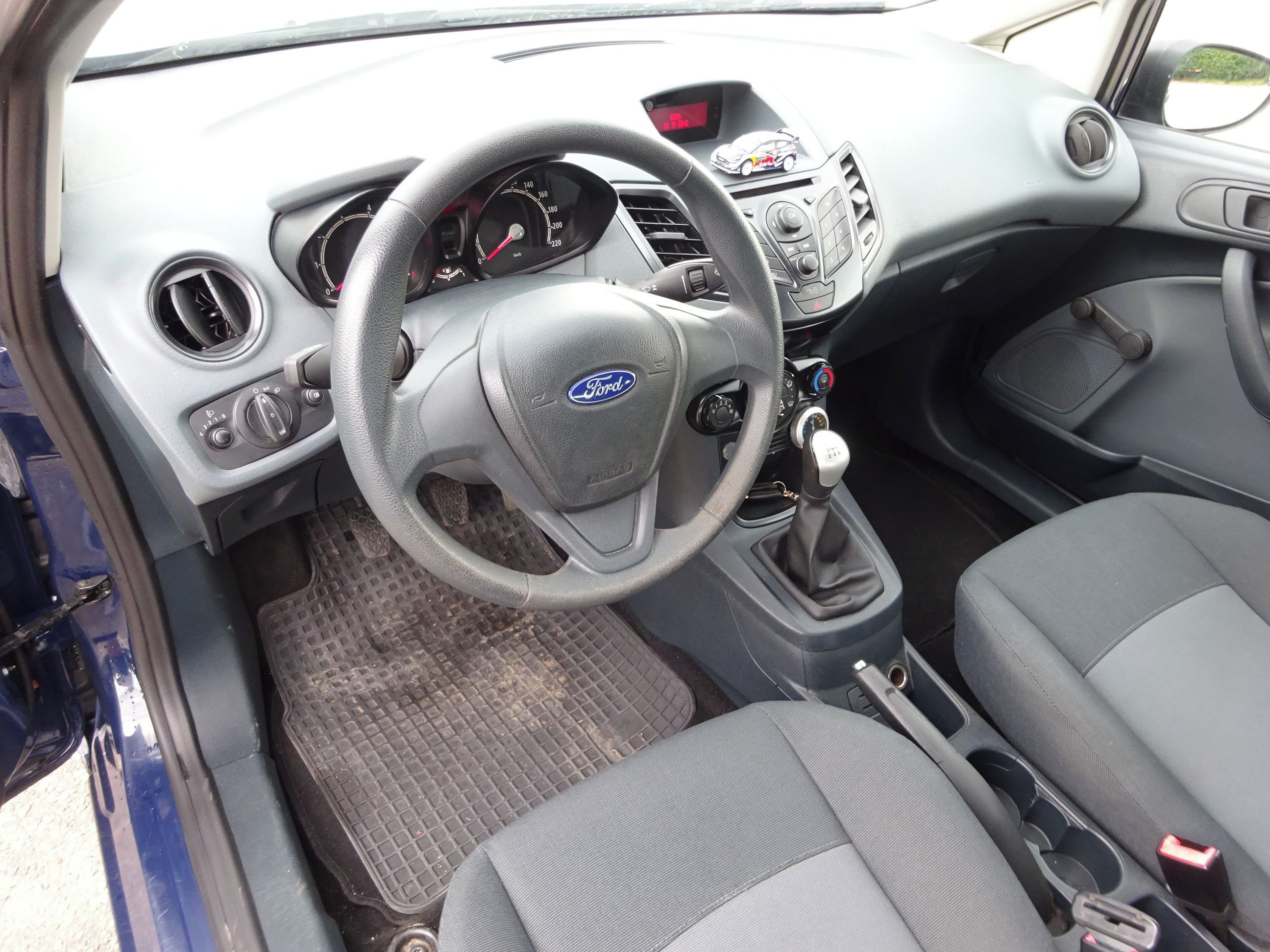 Ford Fiesta, 1.25i 44 KW  (DĚDICTVÍ) - fotka 5