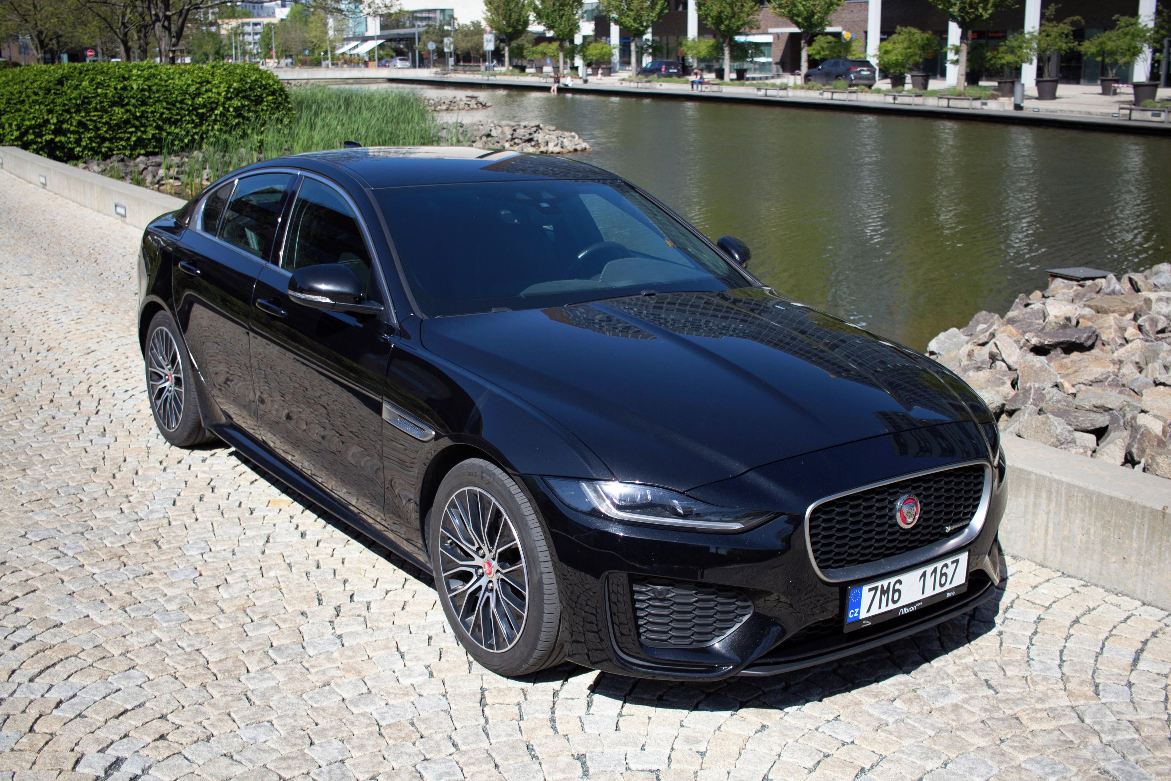 Jaguar XE, D180 R-Dynamic S s DPH - fotka 4