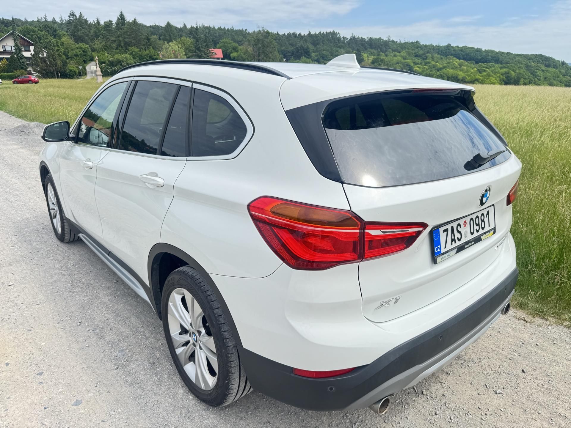 BMW X1, 18d X-DRIVE AT/8 XLINE NAVI ČR - fotka 3