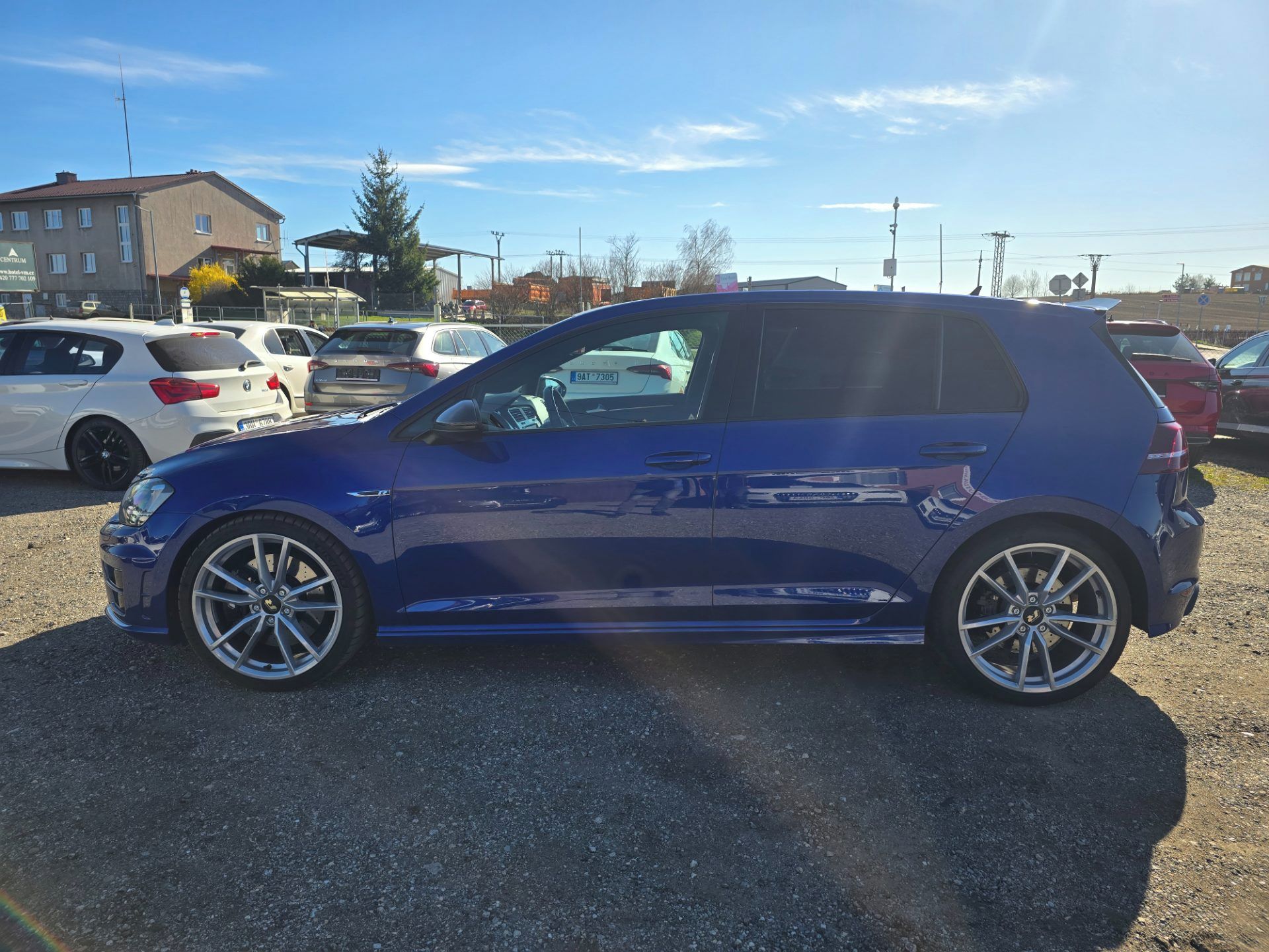 Volkswagen Golf, R 2.0TSi 221KW 4 Motion - fotka 4
