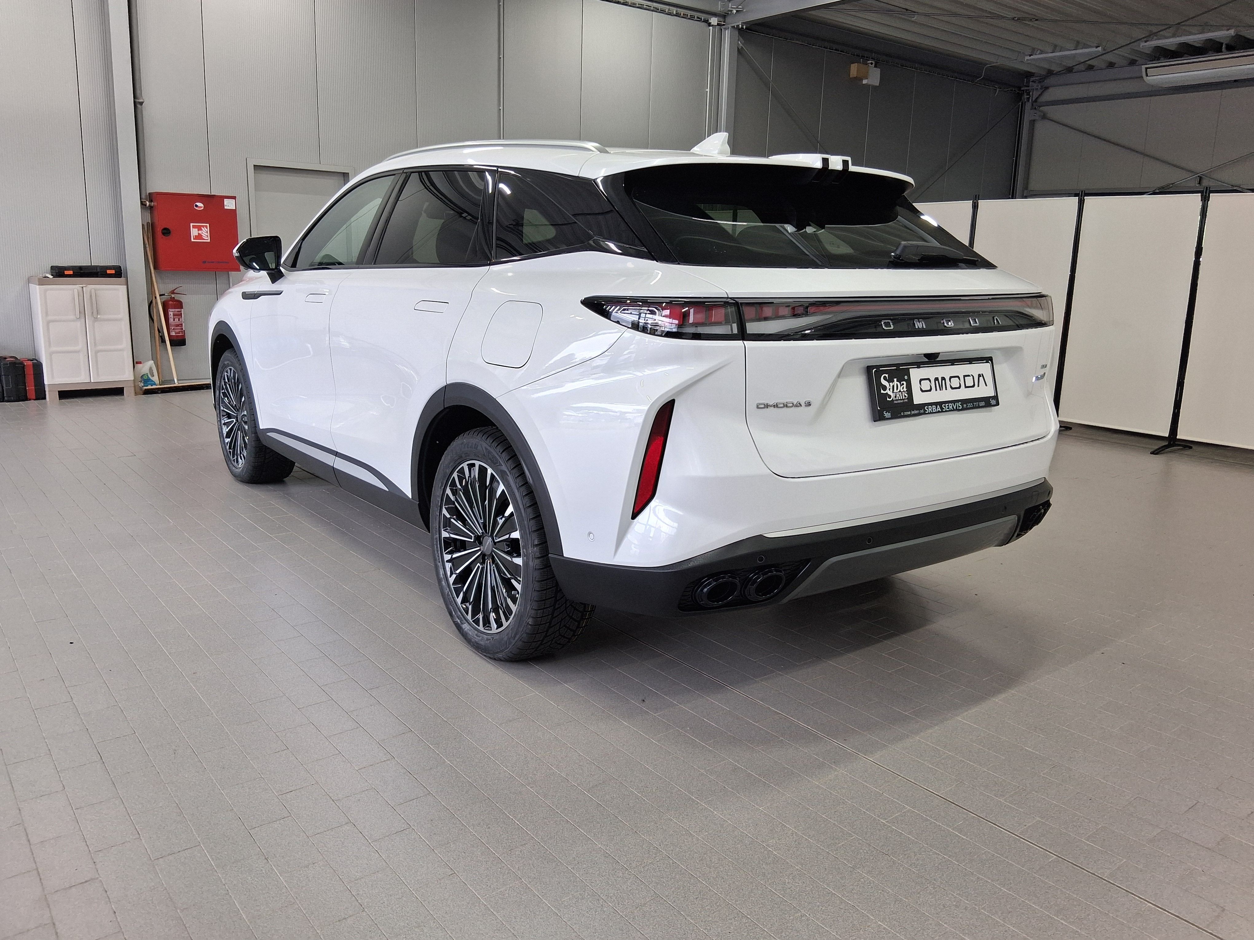 Omoda 9, Premium 1.5TGDI PHEV AWD - fotka 4