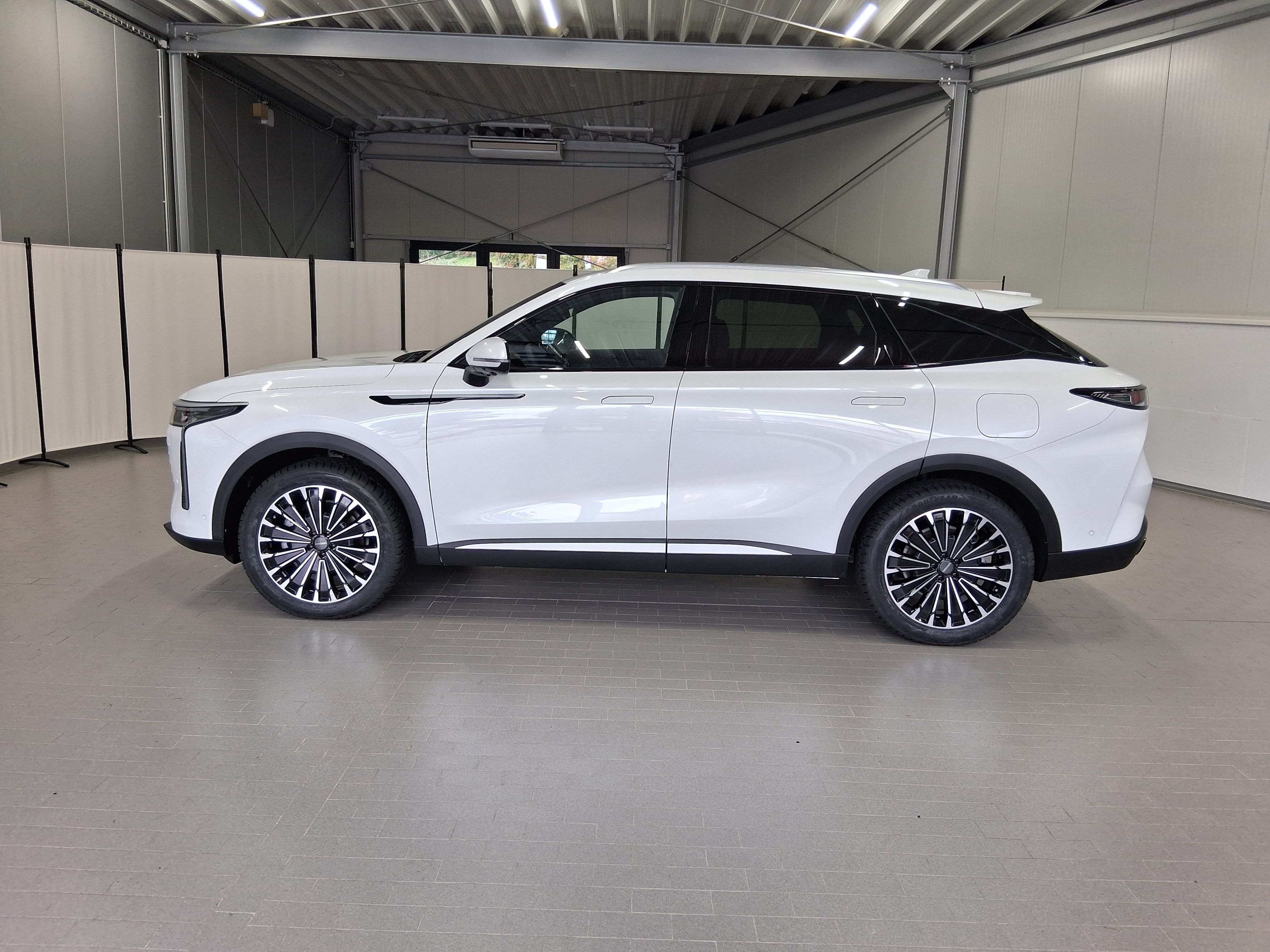 Omoda 9, Premium 1.5TGDI PHEV AWD - fotka 6
