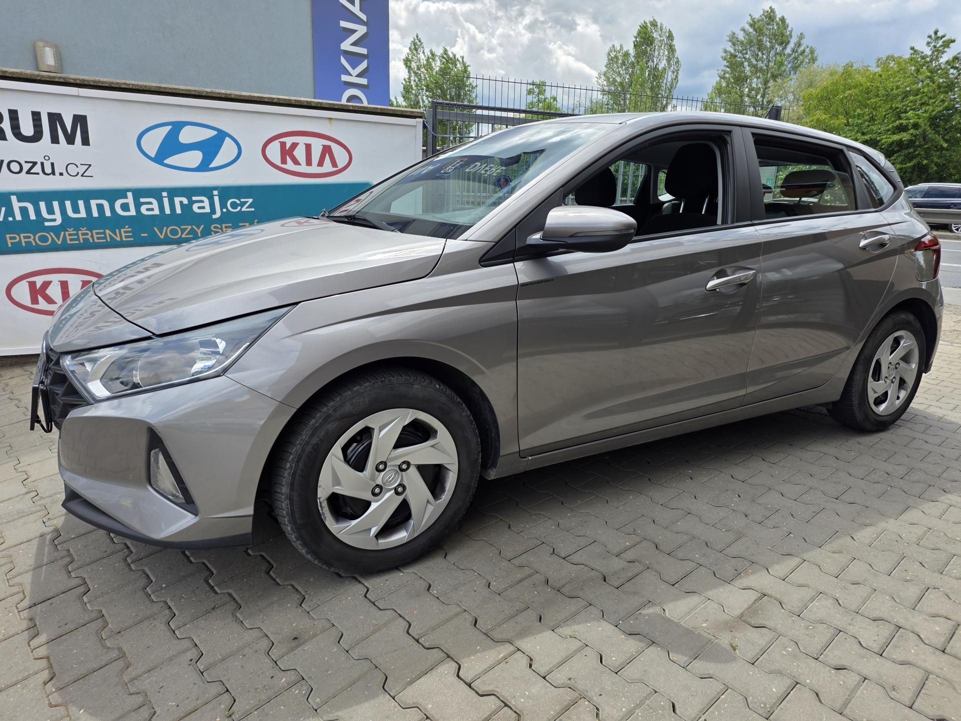 Hyundai i20, 1.2-1.MAJ-TEMPOMAT-KLIMA - fotka 4